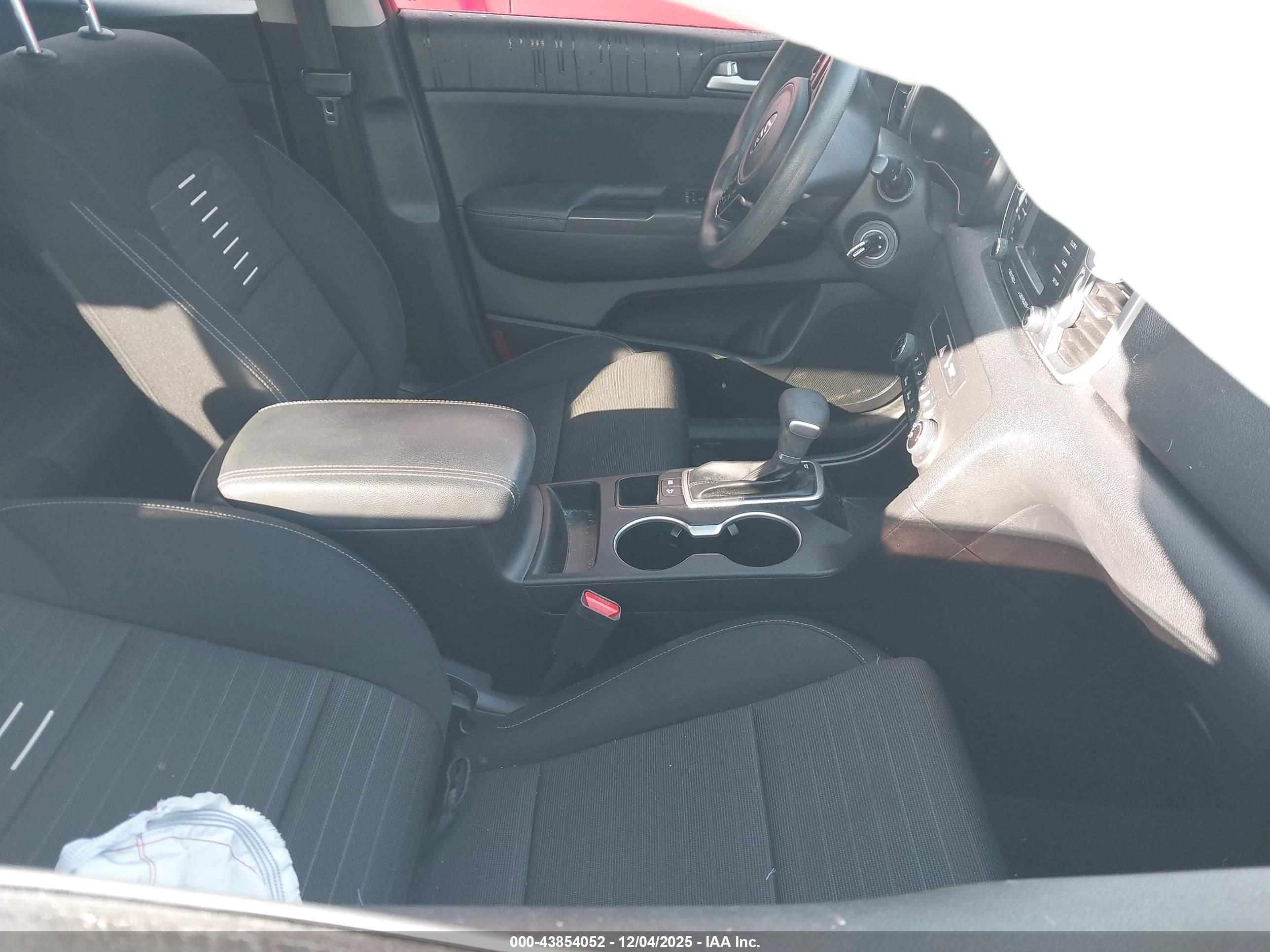 KIA SPORTAGE image 5
