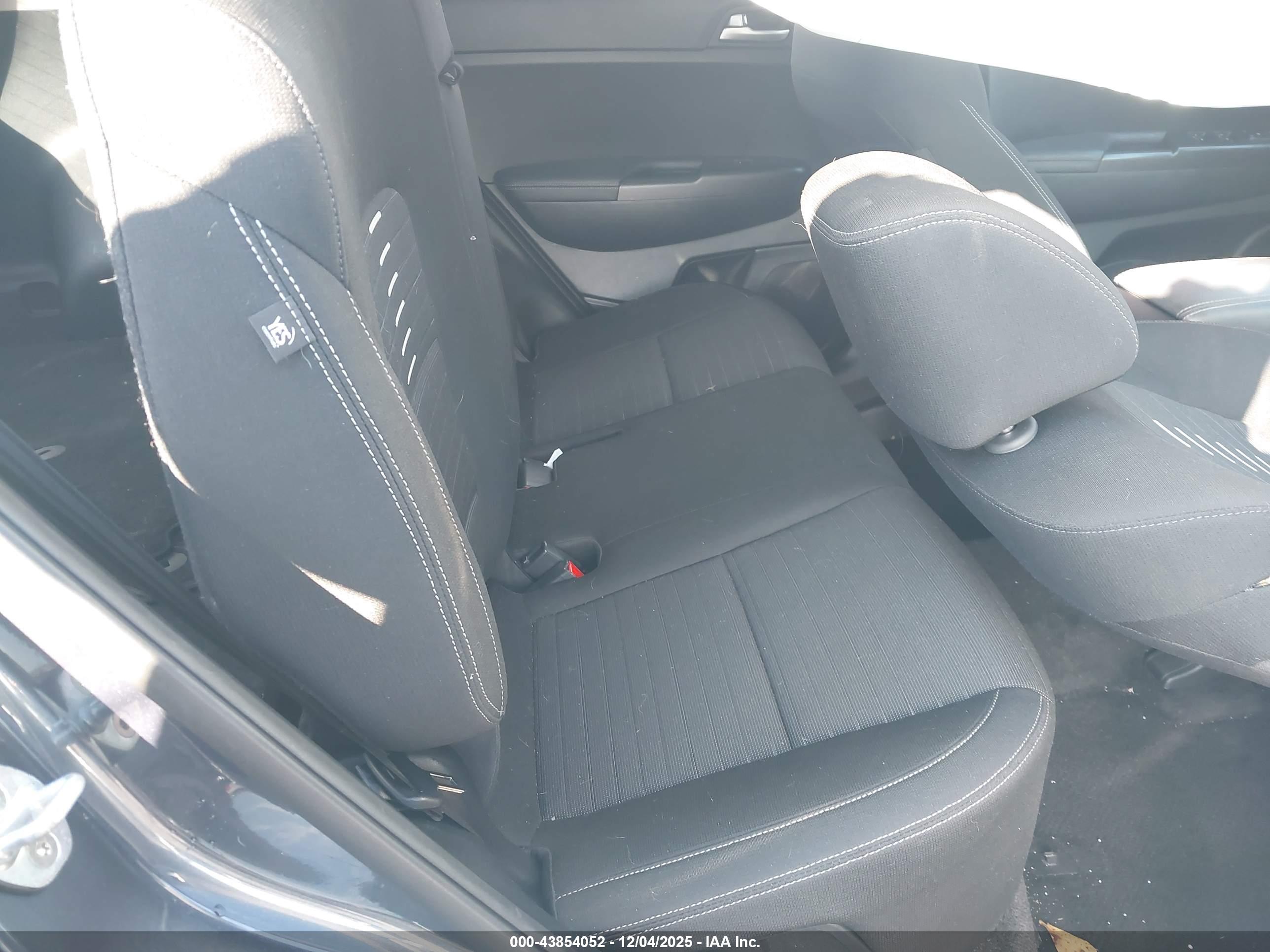 KIA SPORTAGE image 8
