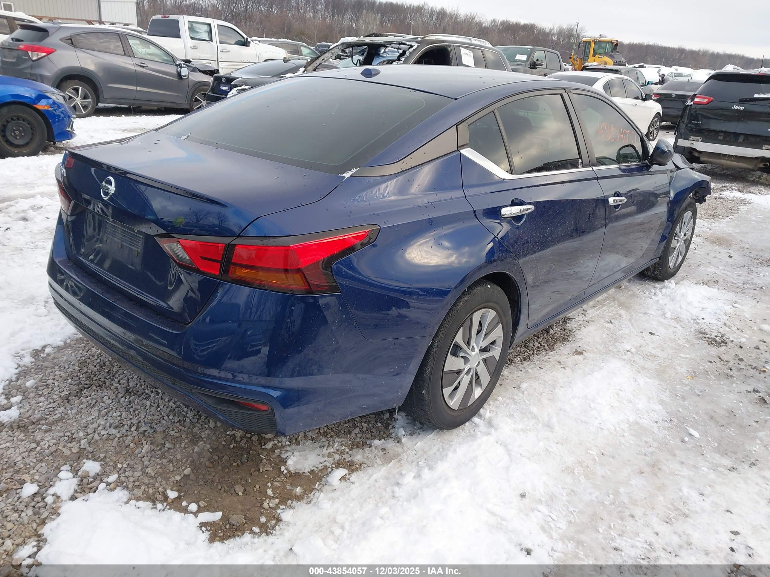 NISSAN ALTIMA image 4
