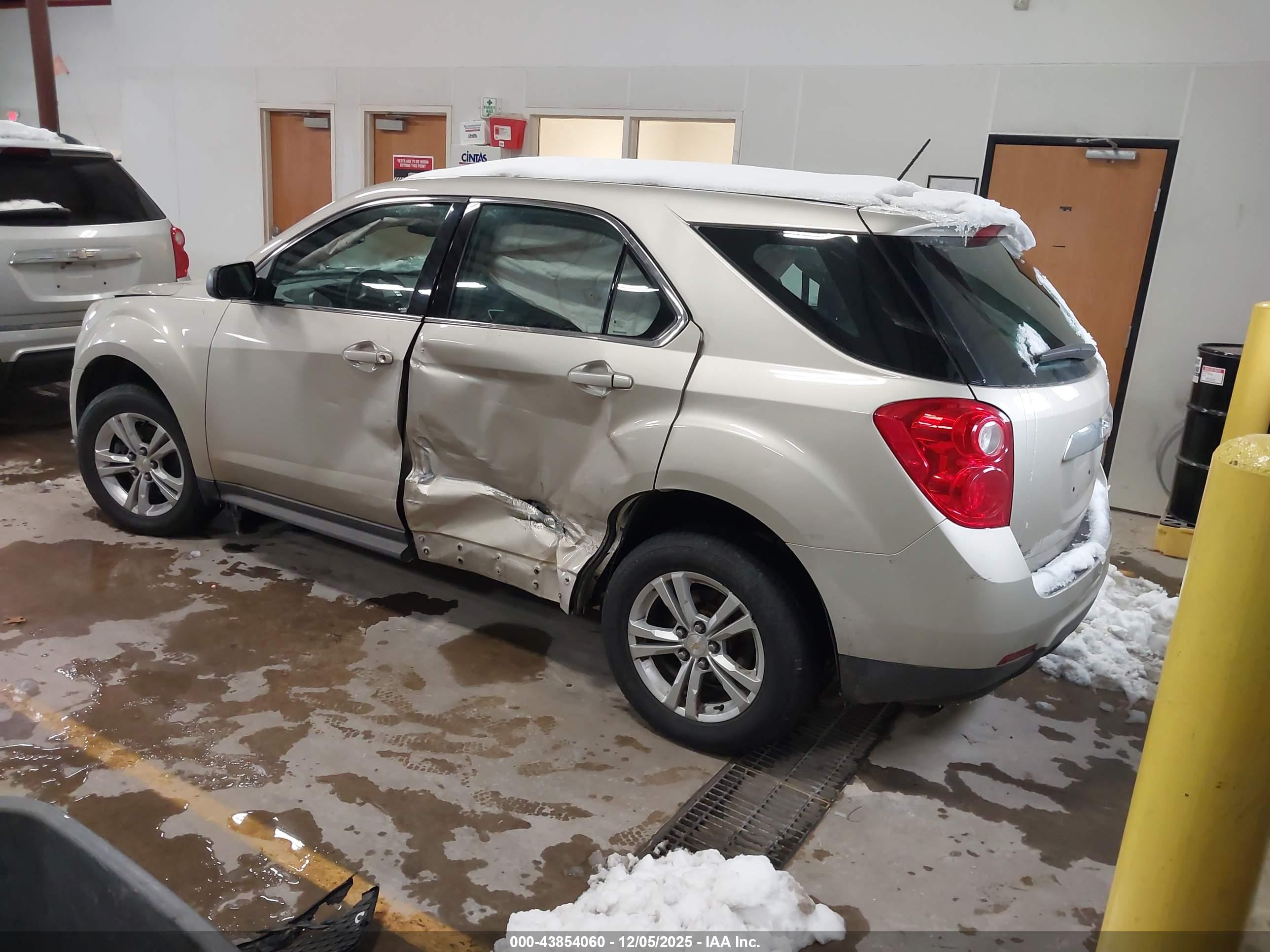 CHEVROLET EQUINOX image 3