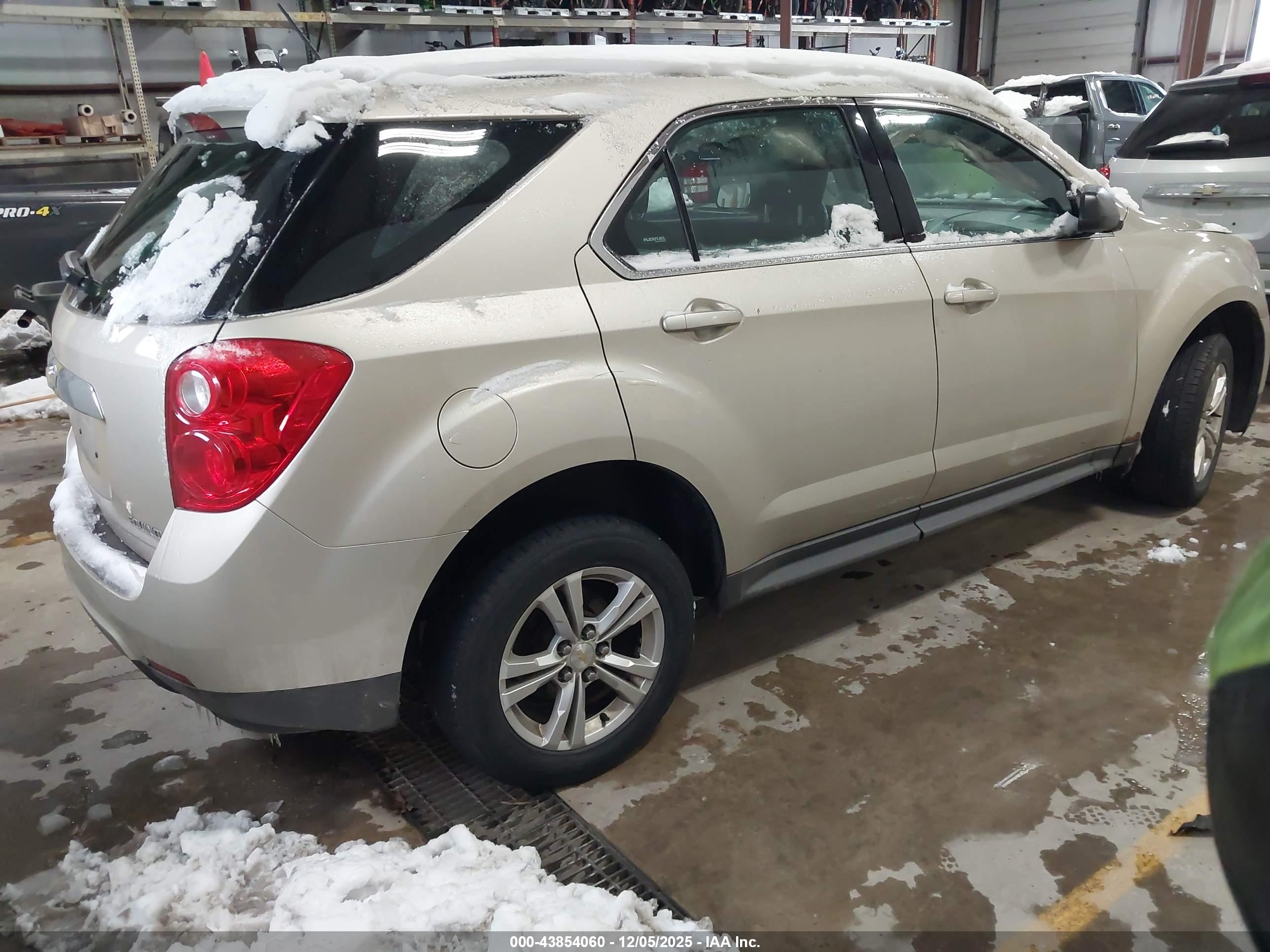 CHEVROLET EQUINOX image 4