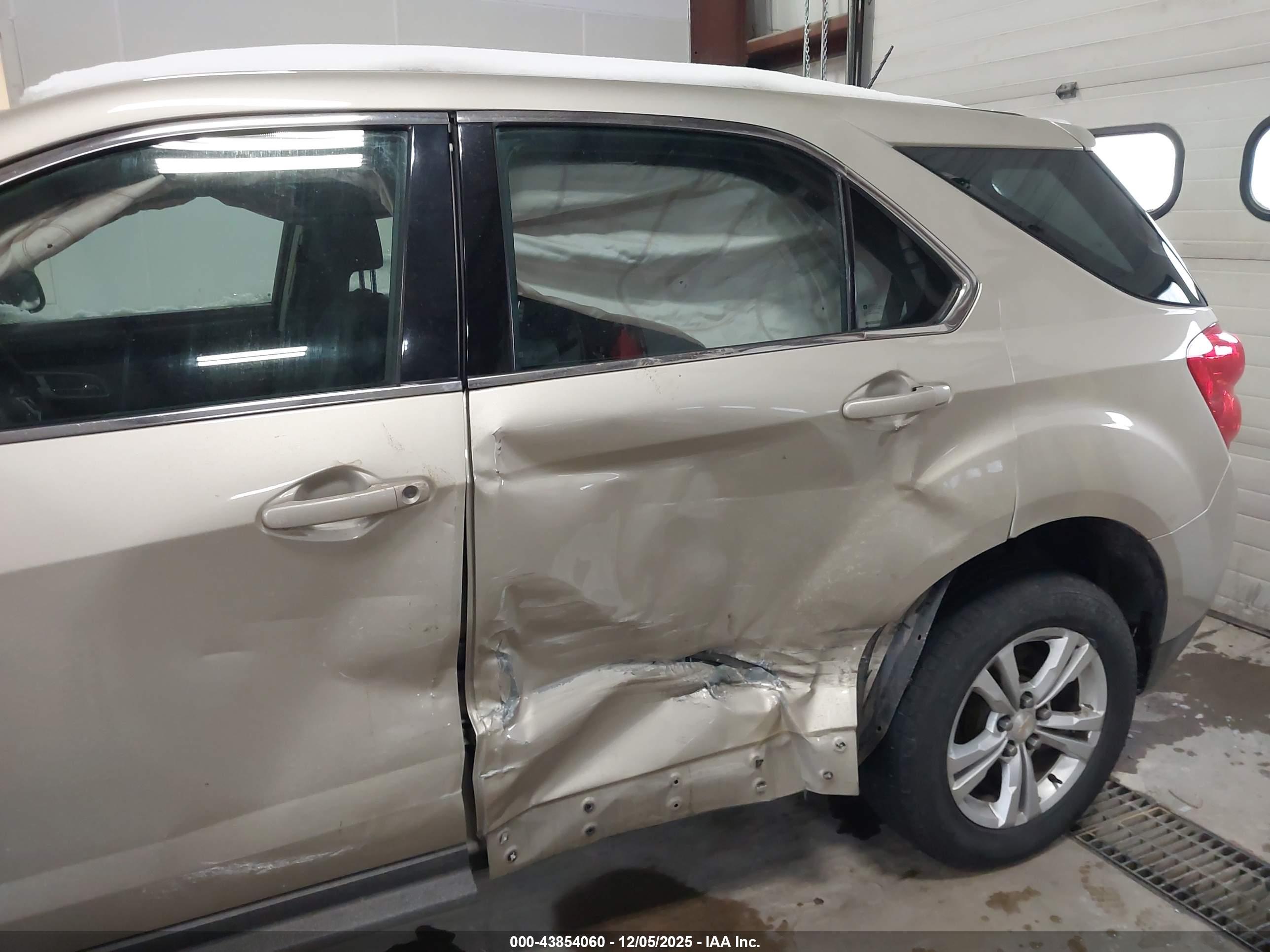 CHEVROLET EQUINOX image 6