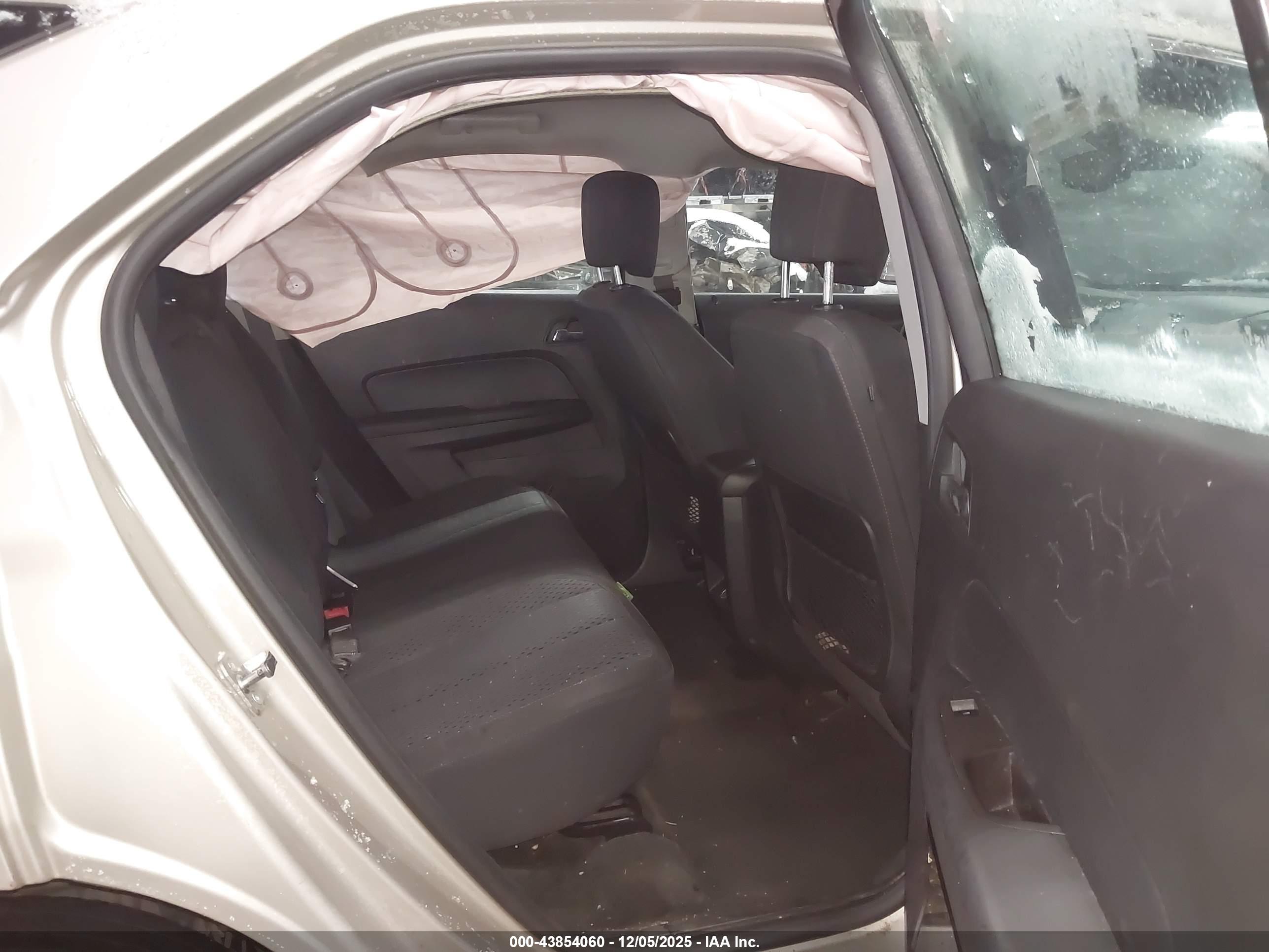 CHEVROLET EQUINOX image 8