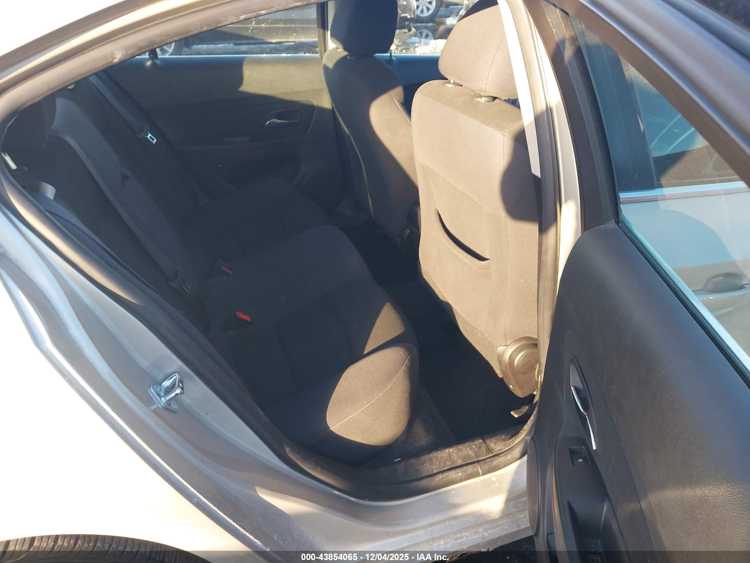 CHEVROLET CRUZE image 8