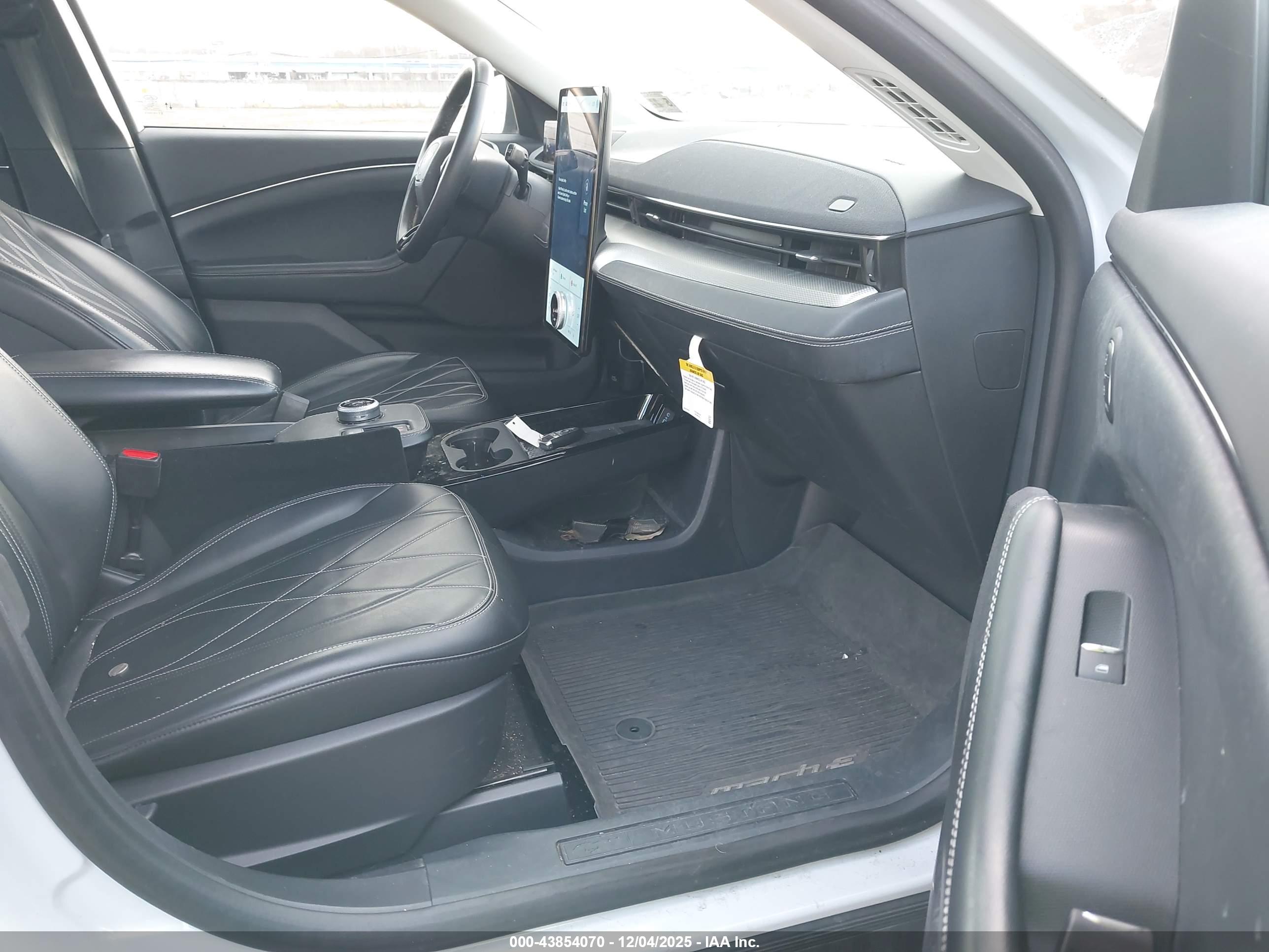 FORD MUSTANG image 5