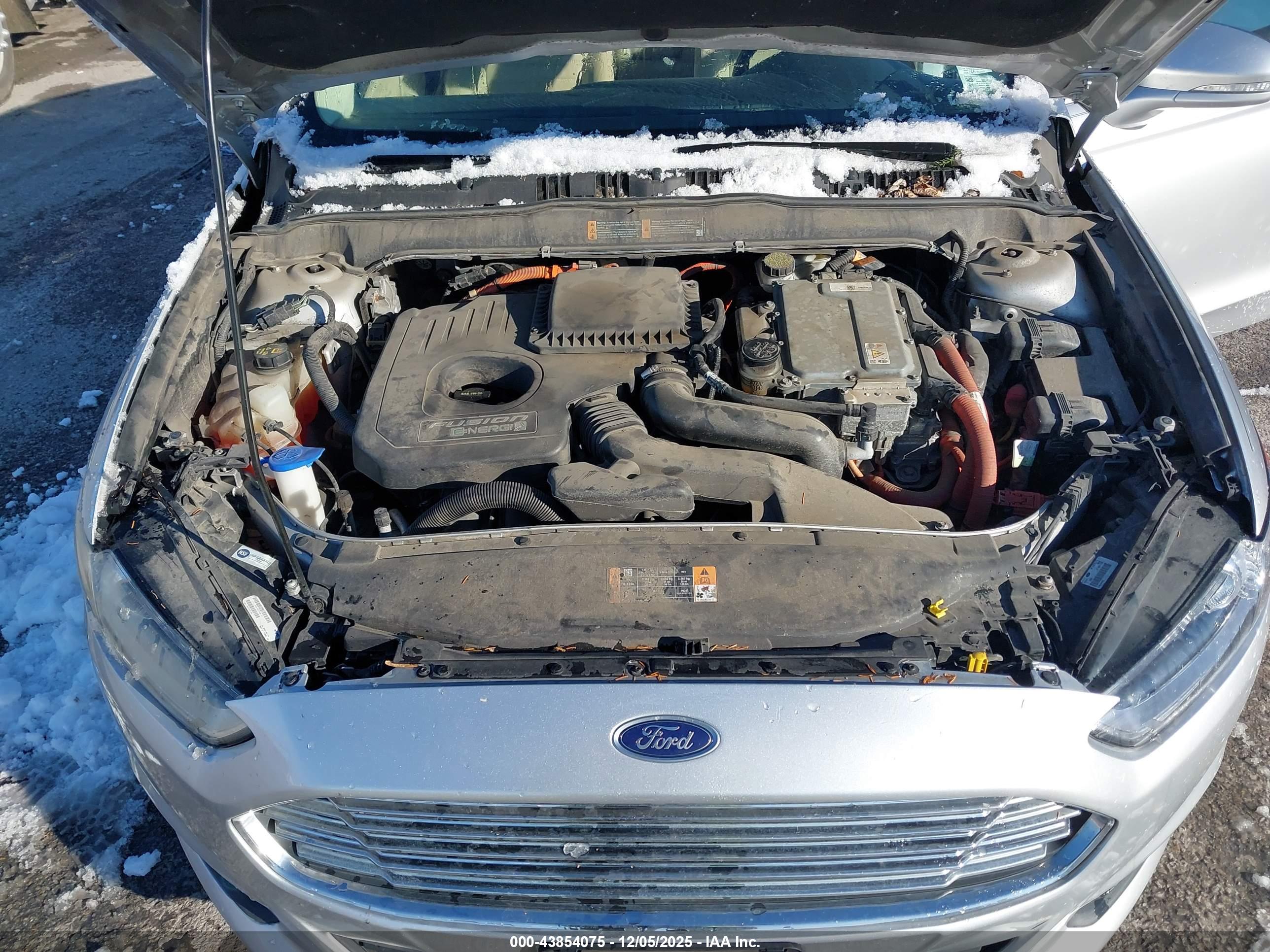 FORD FUSION image 10