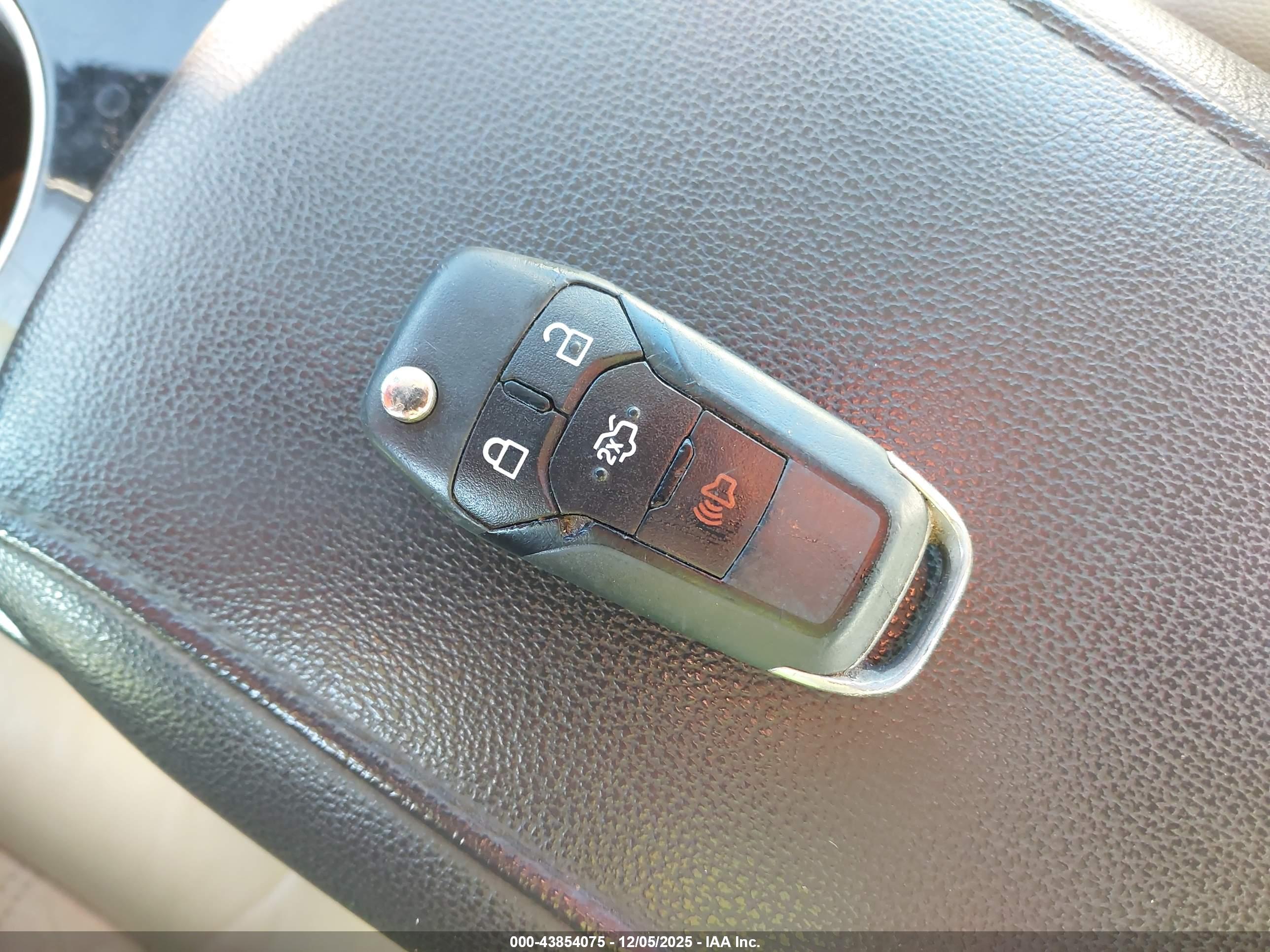 FORD FUSION image 11