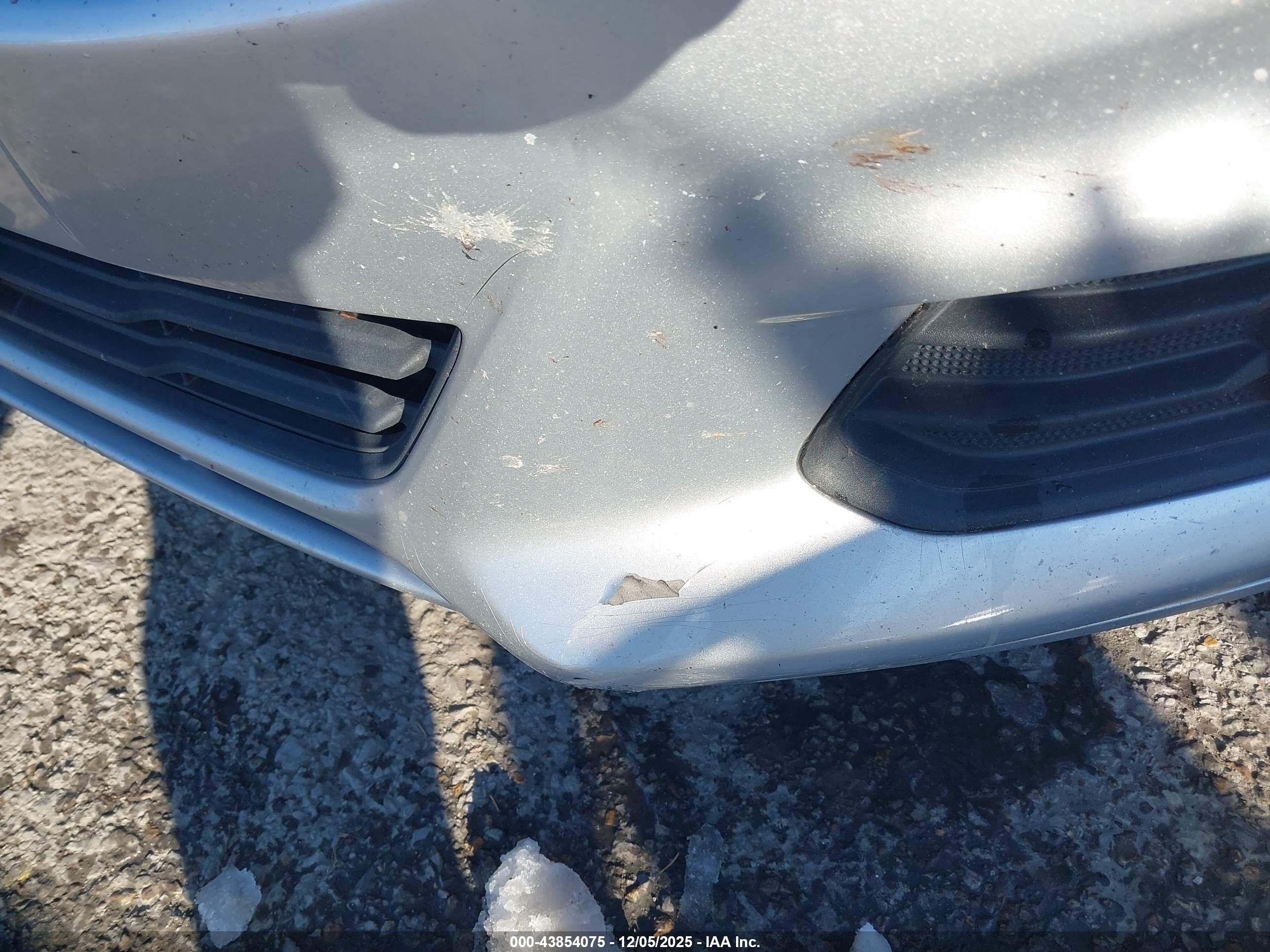 FORD FUSION image 6