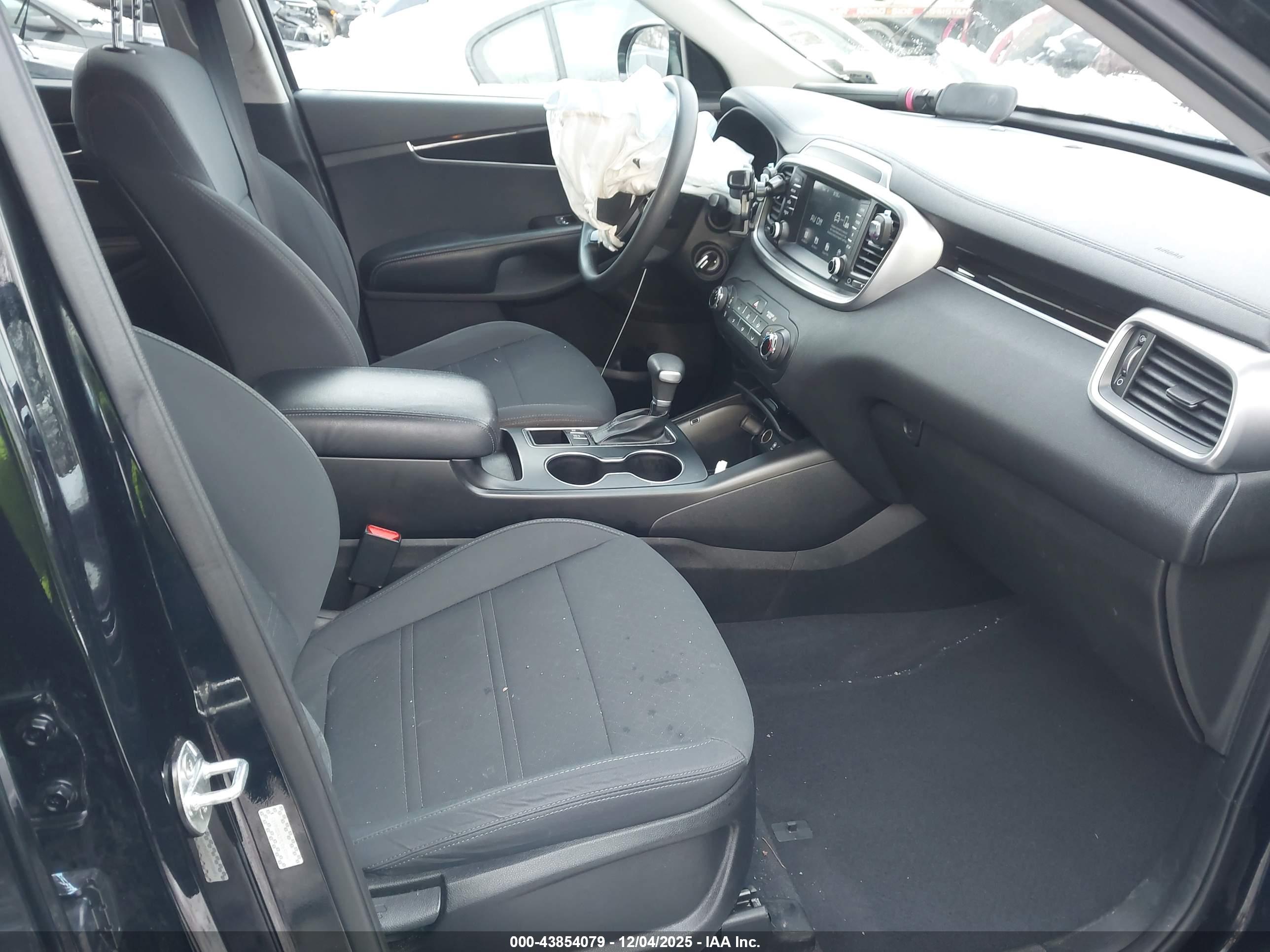 KIA SORENTO image 5