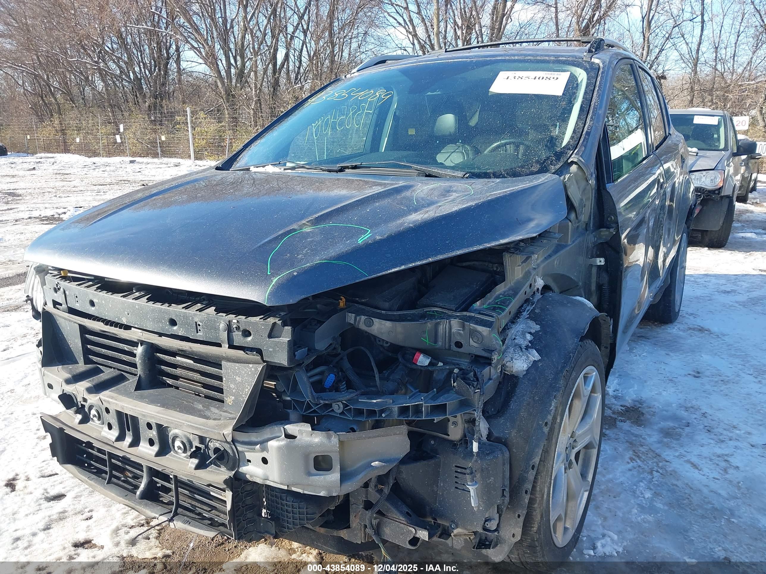 FORD ESCAPE image 2