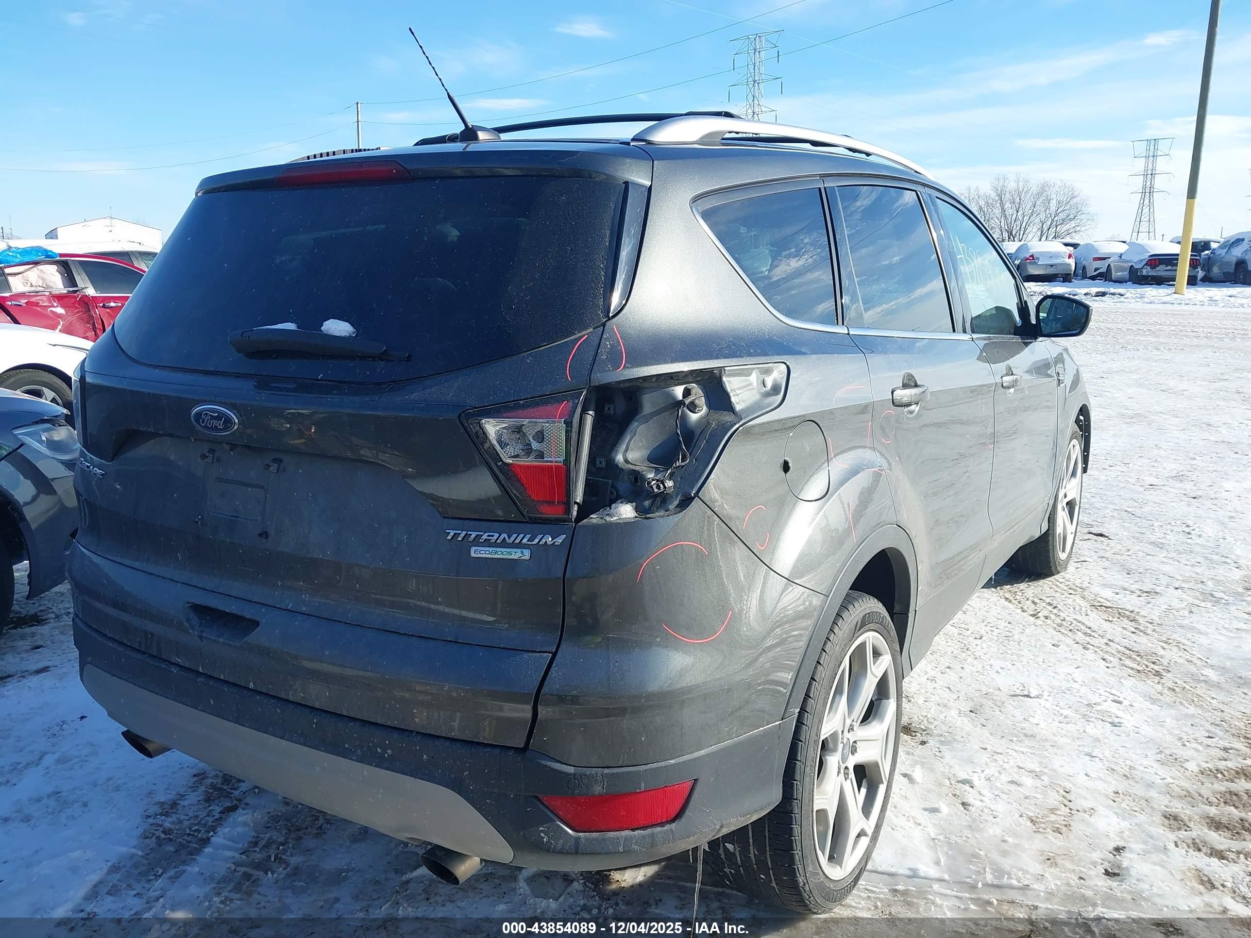 FORD ESCAPE image 4