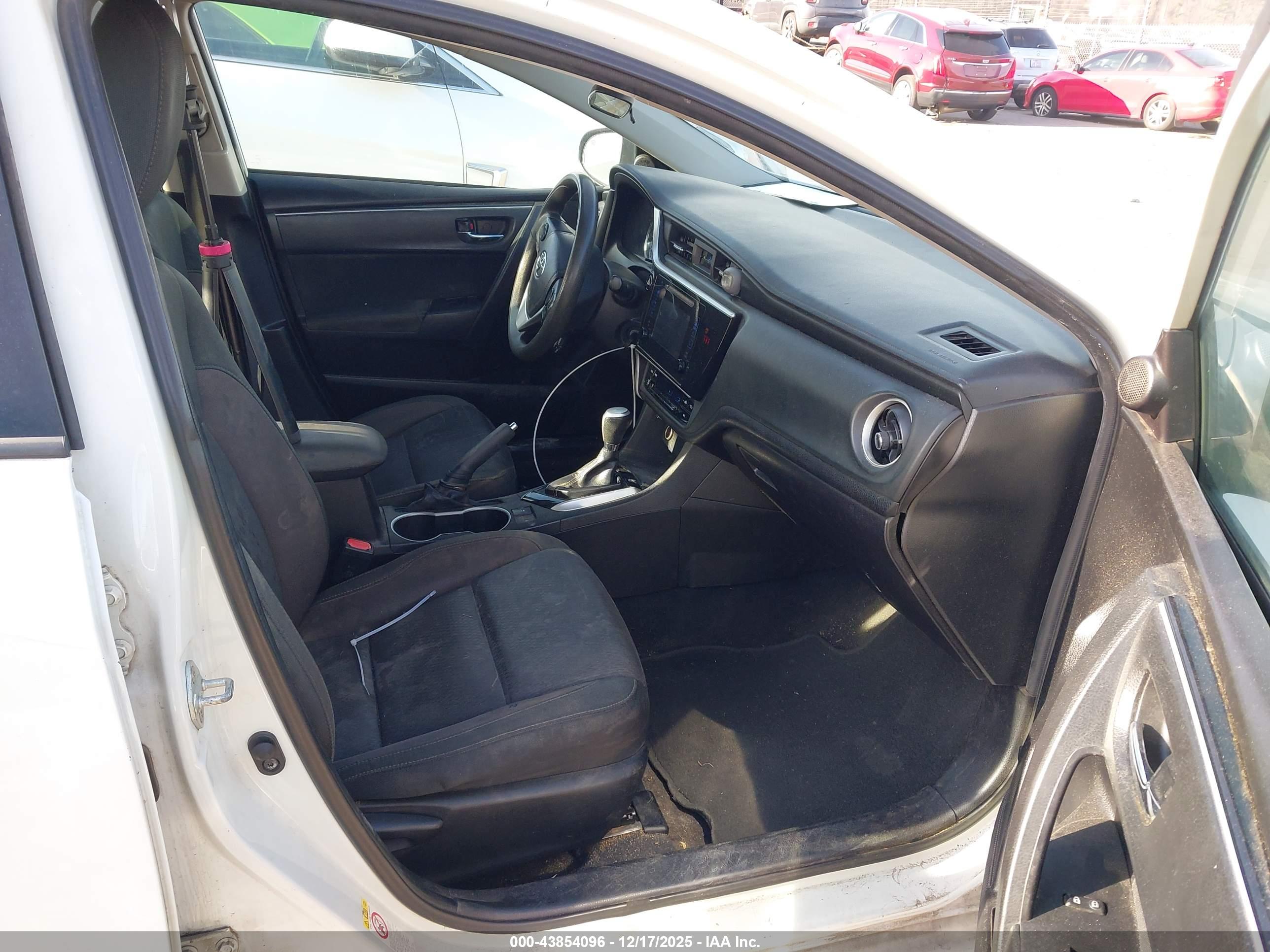 TOYOTA COROLLA image 5