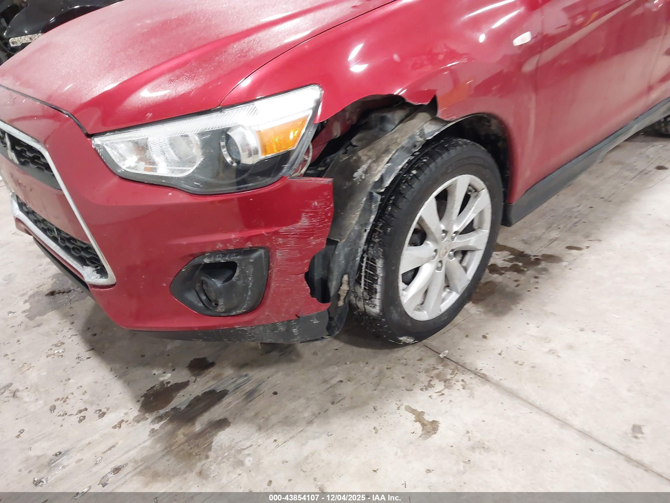 MITSUBISHI OUTLANDER image 6