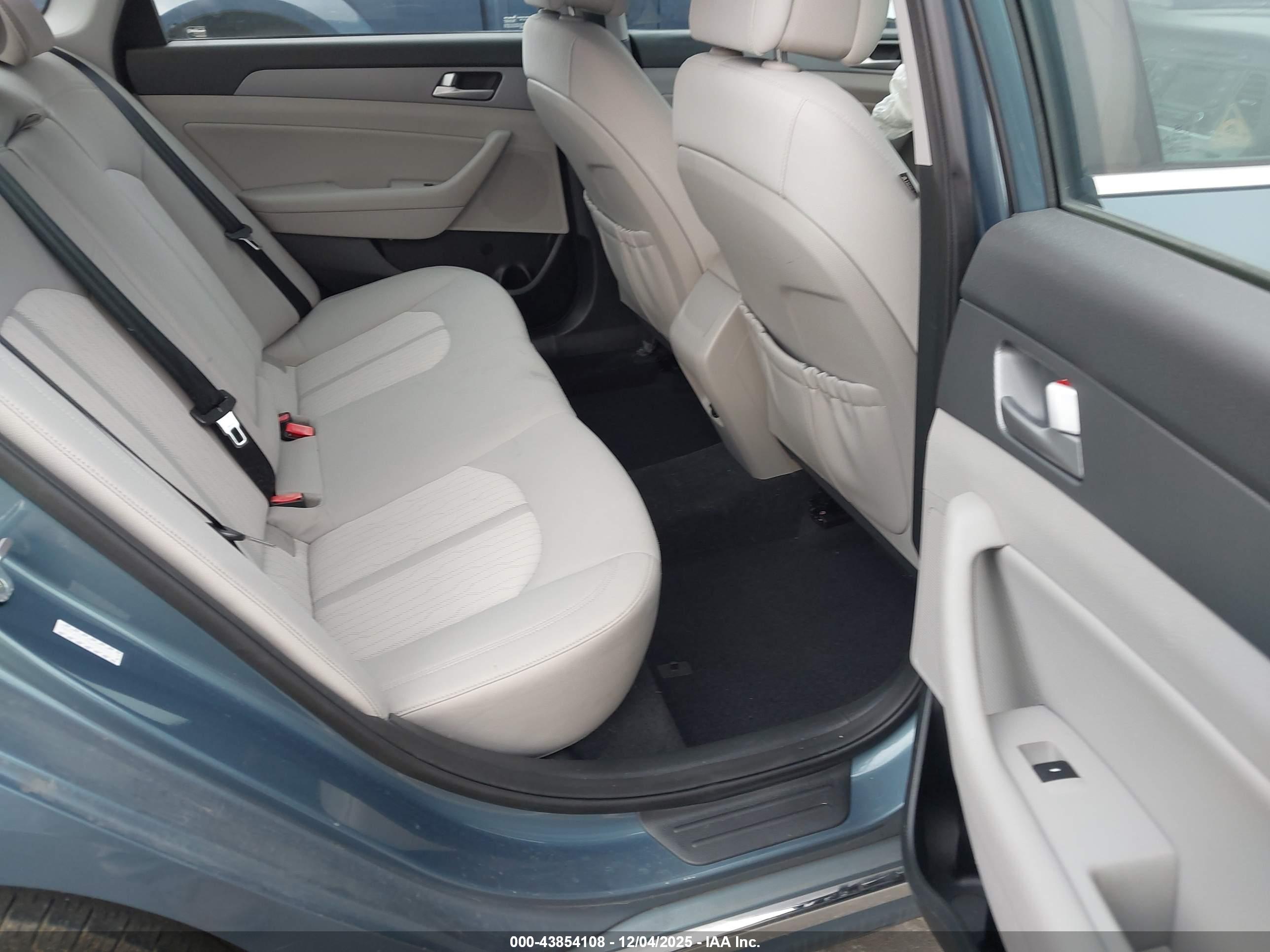 HYUNDAI SONATA image 8