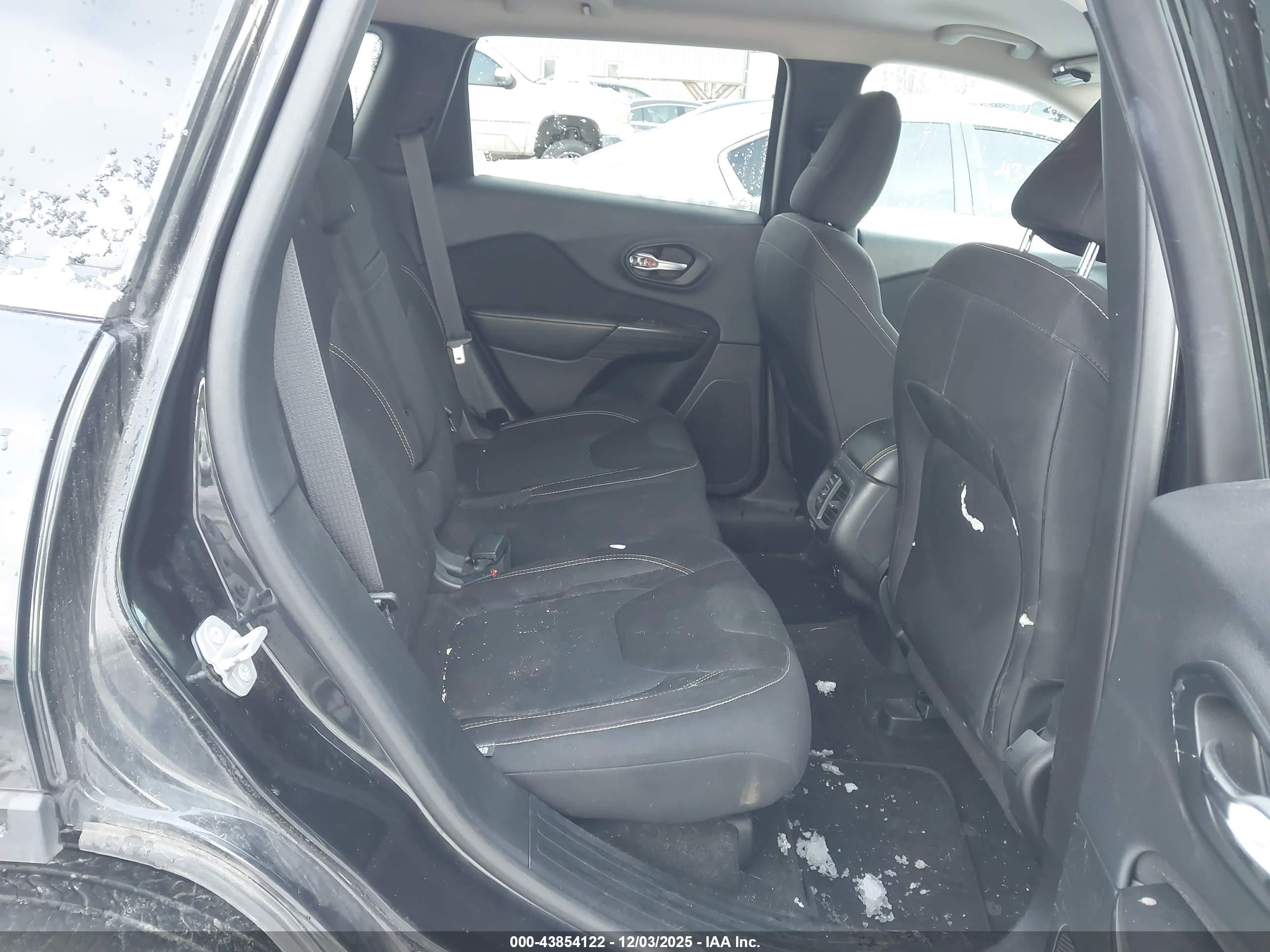 JEEP CHEROKEE image 8