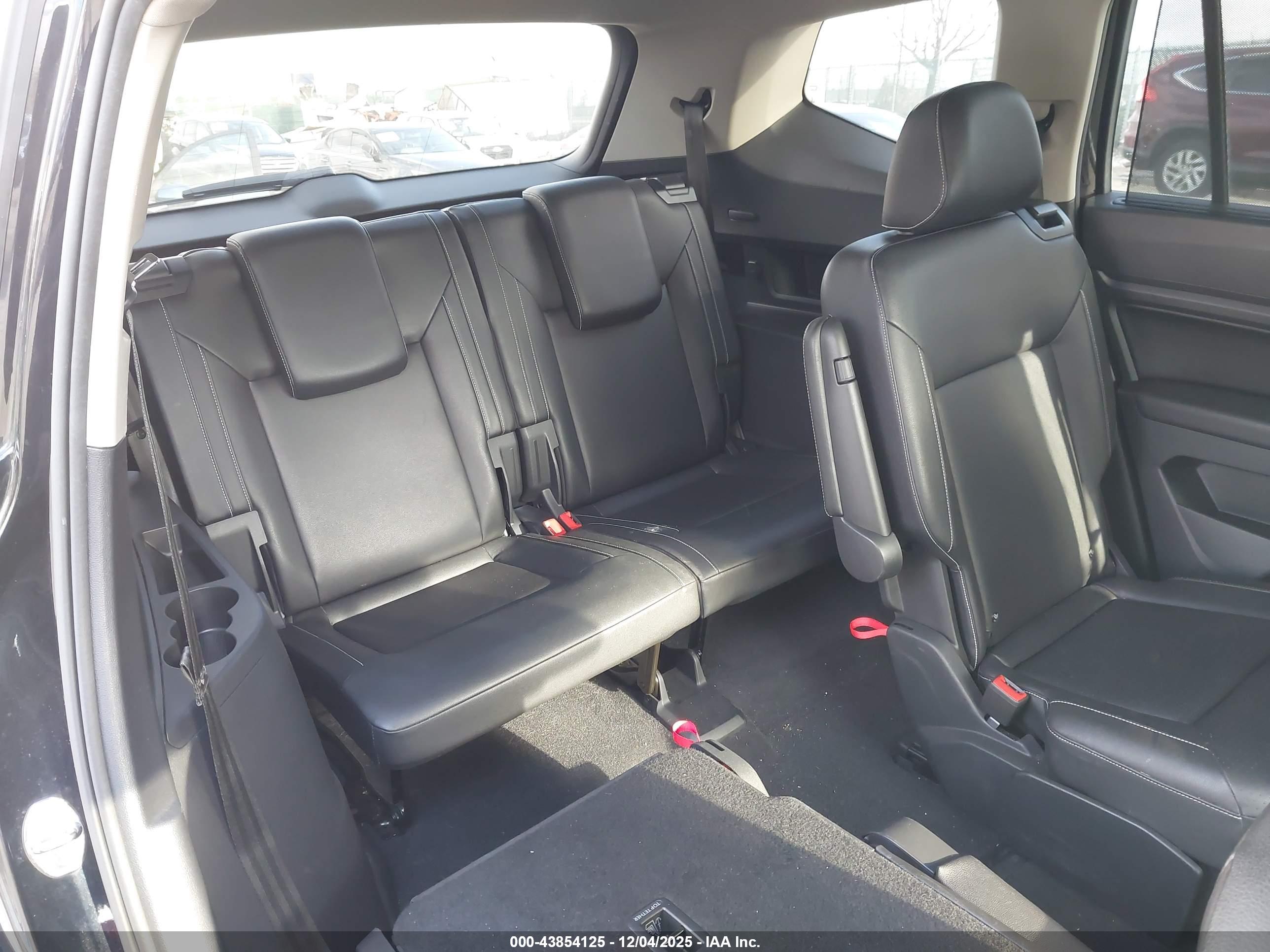 VOLKSWAGEN ATLAS image 8