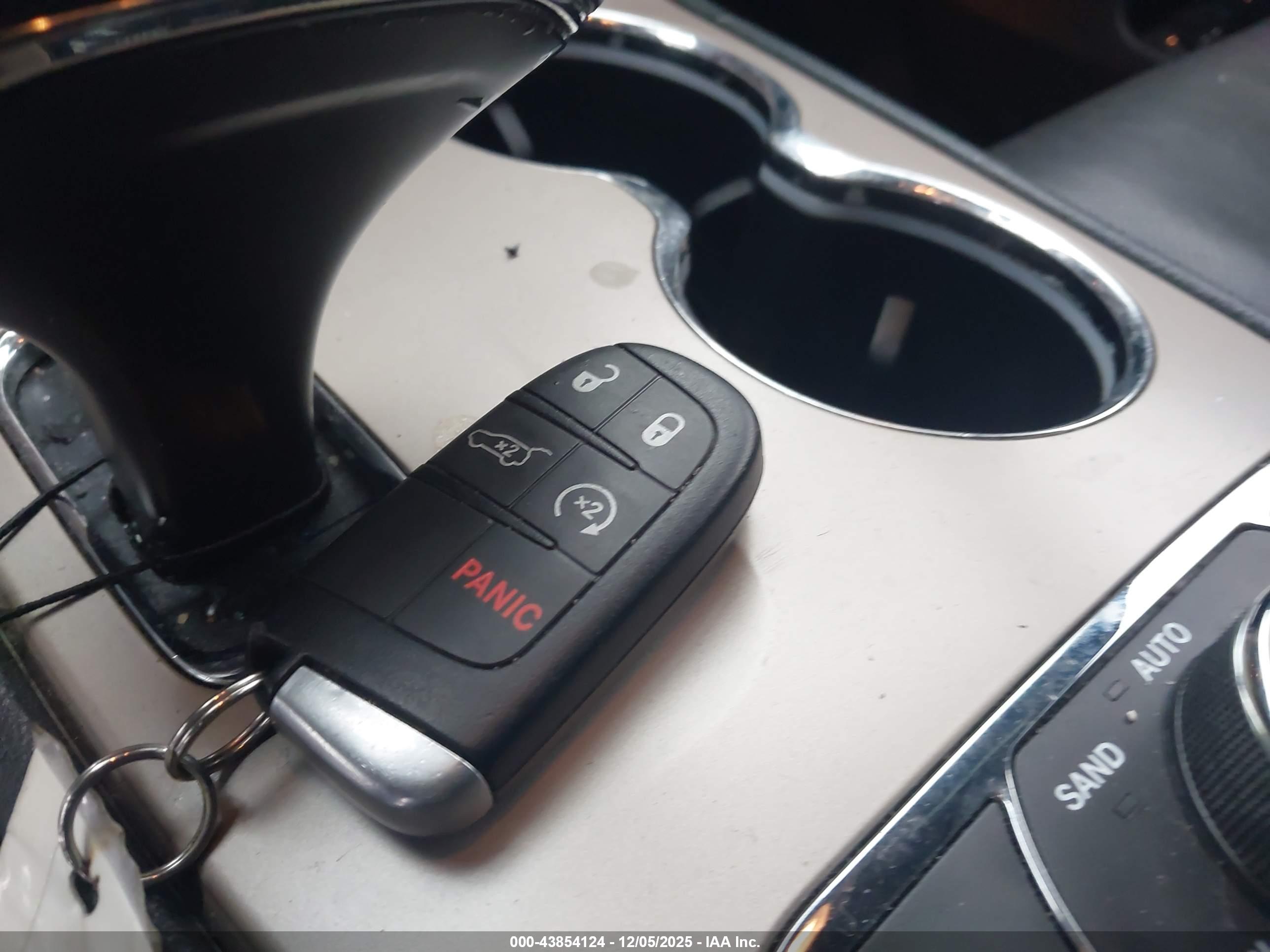 JEEP GRAND image 11