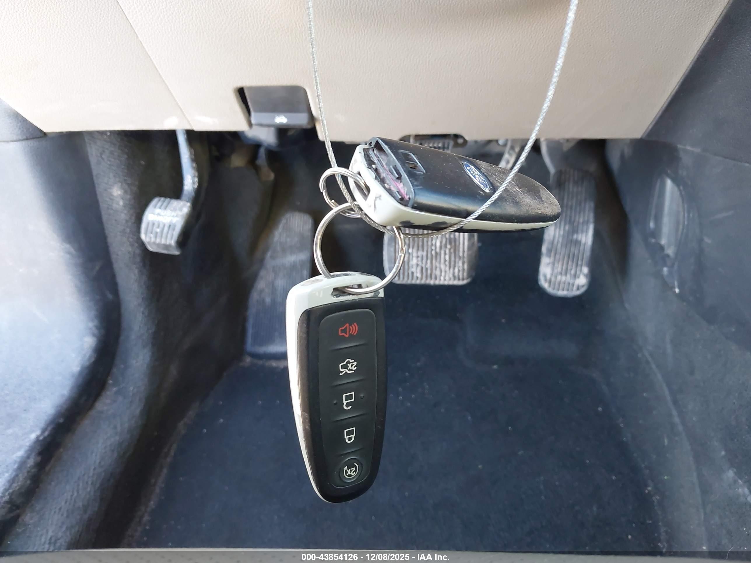 FORD EXPLORER image 11