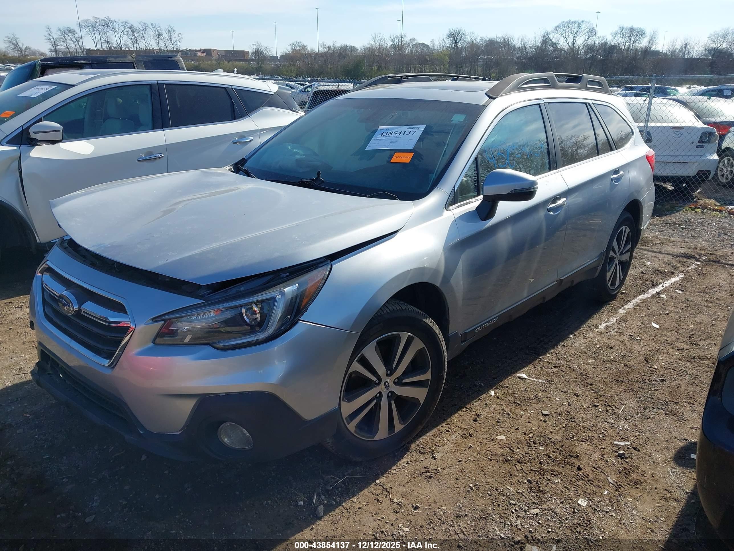 SUBARU OUTBACK image 2