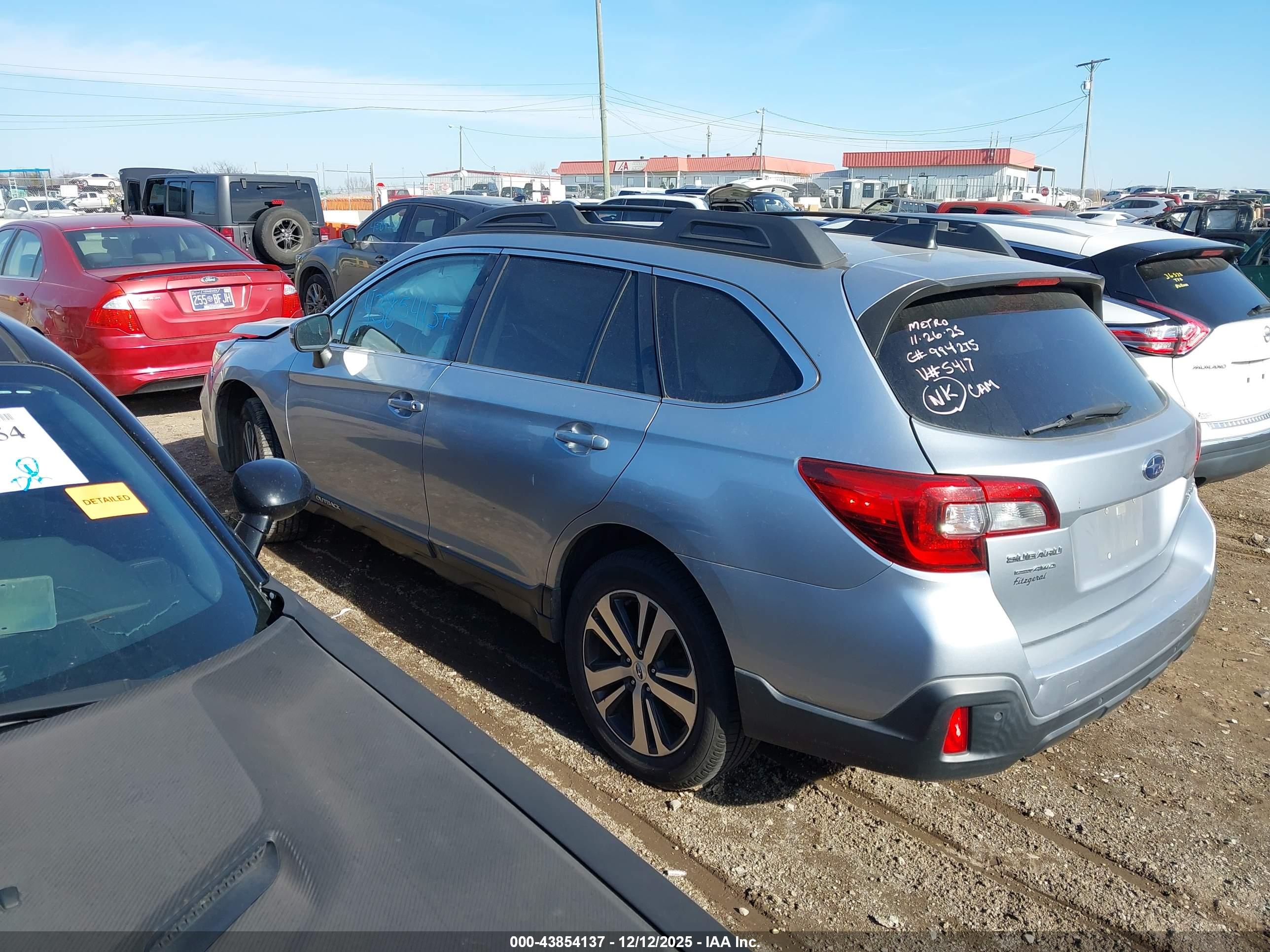 SUBARU OUTBACK image 3