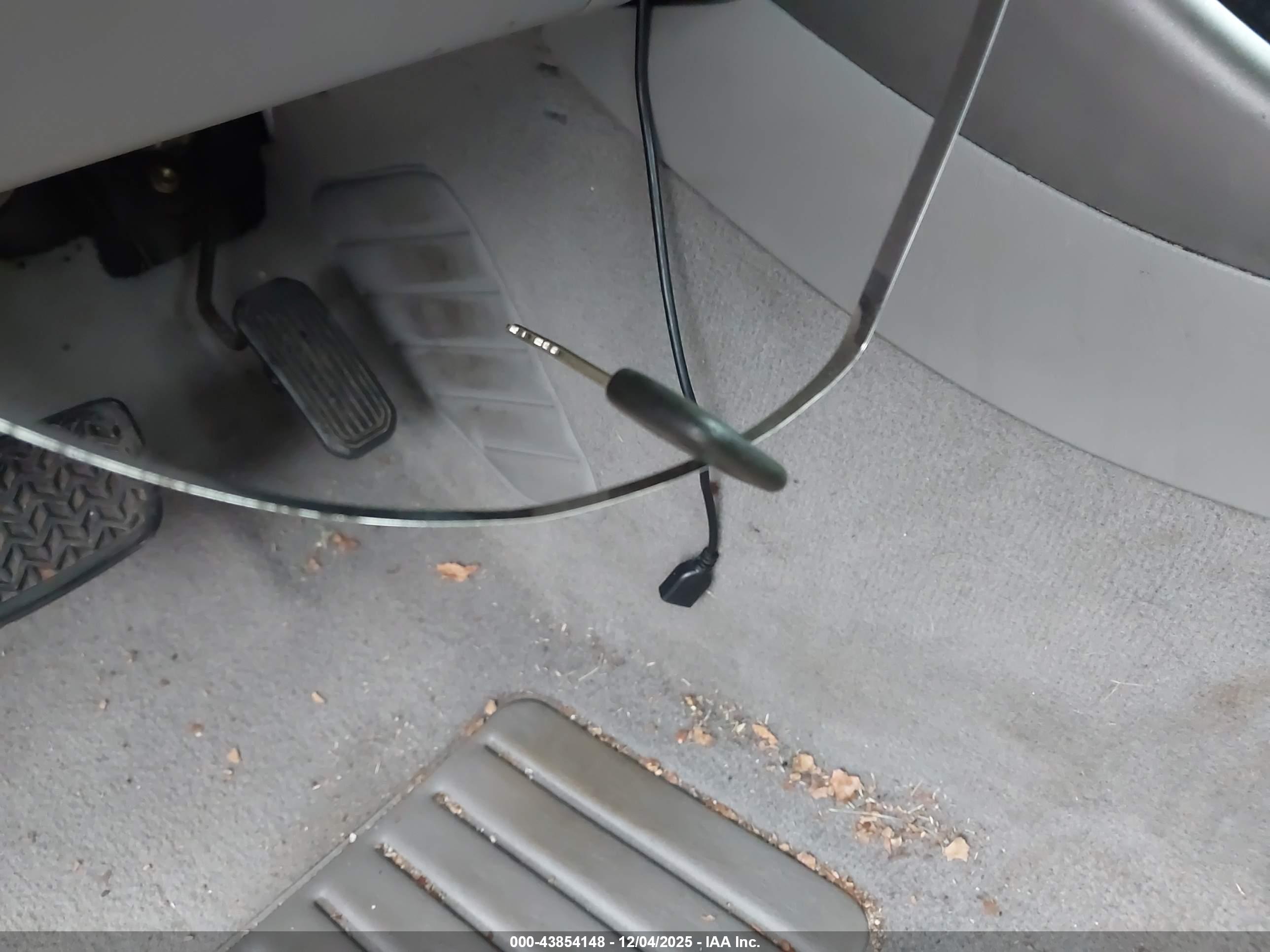 TOYOTA CAMRY image 11