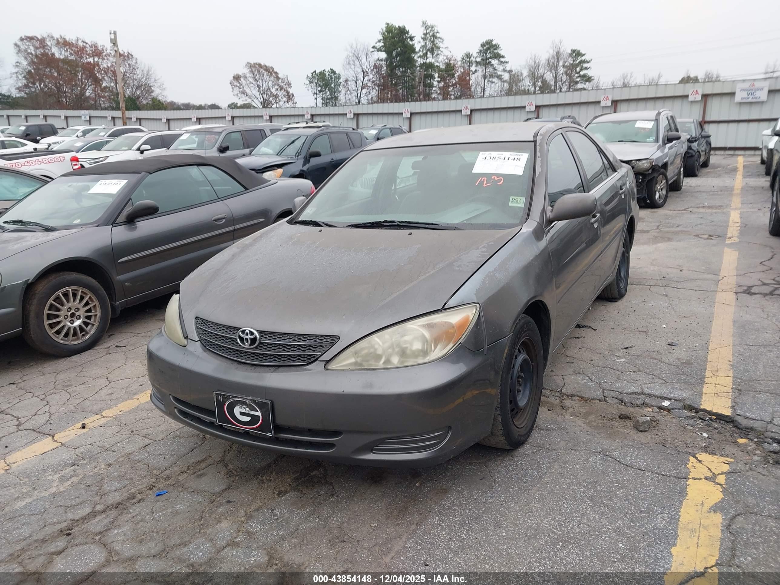 TOYOTA CAMRY image 2