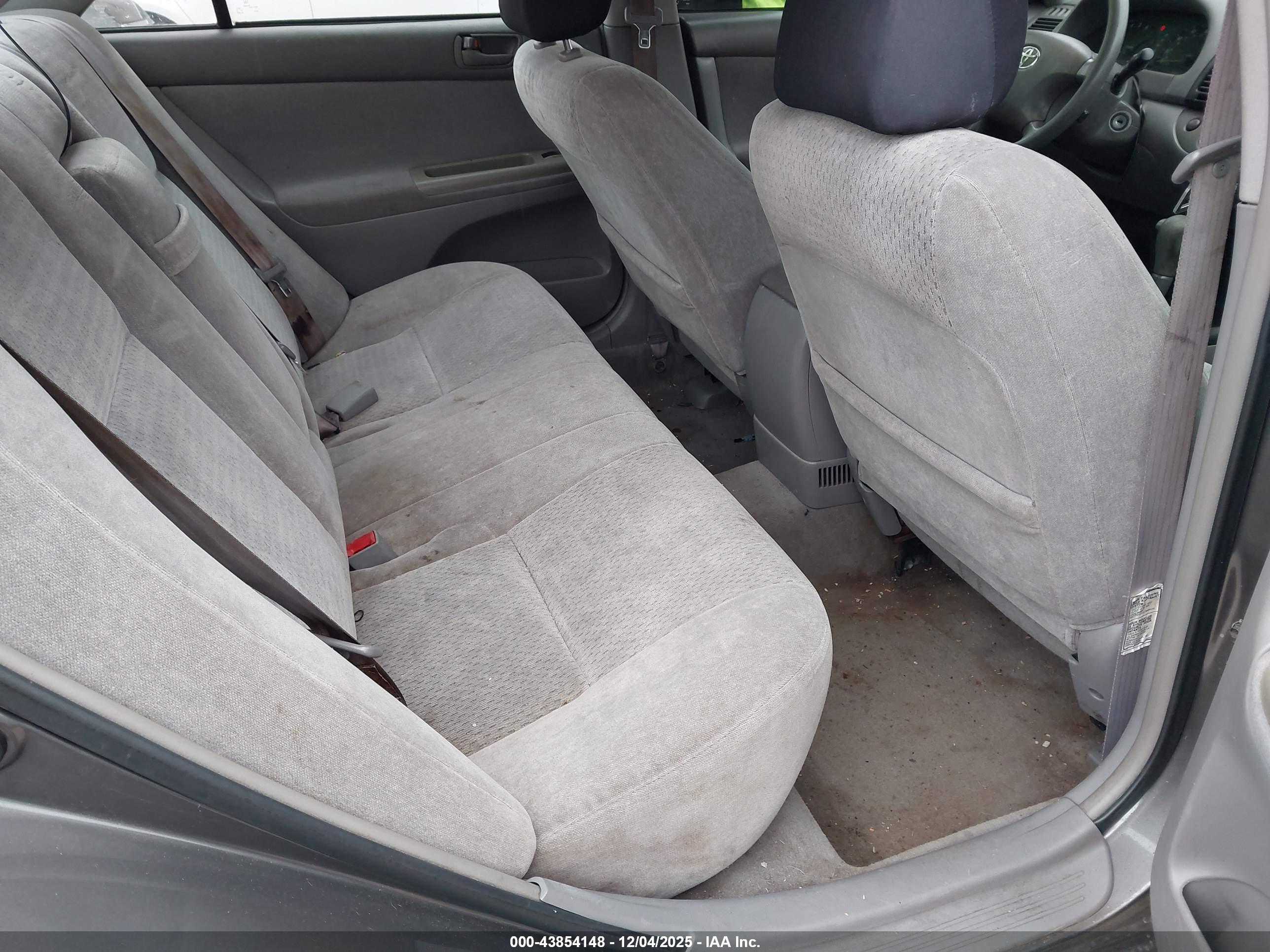 TOYOTA CAMRY image 8