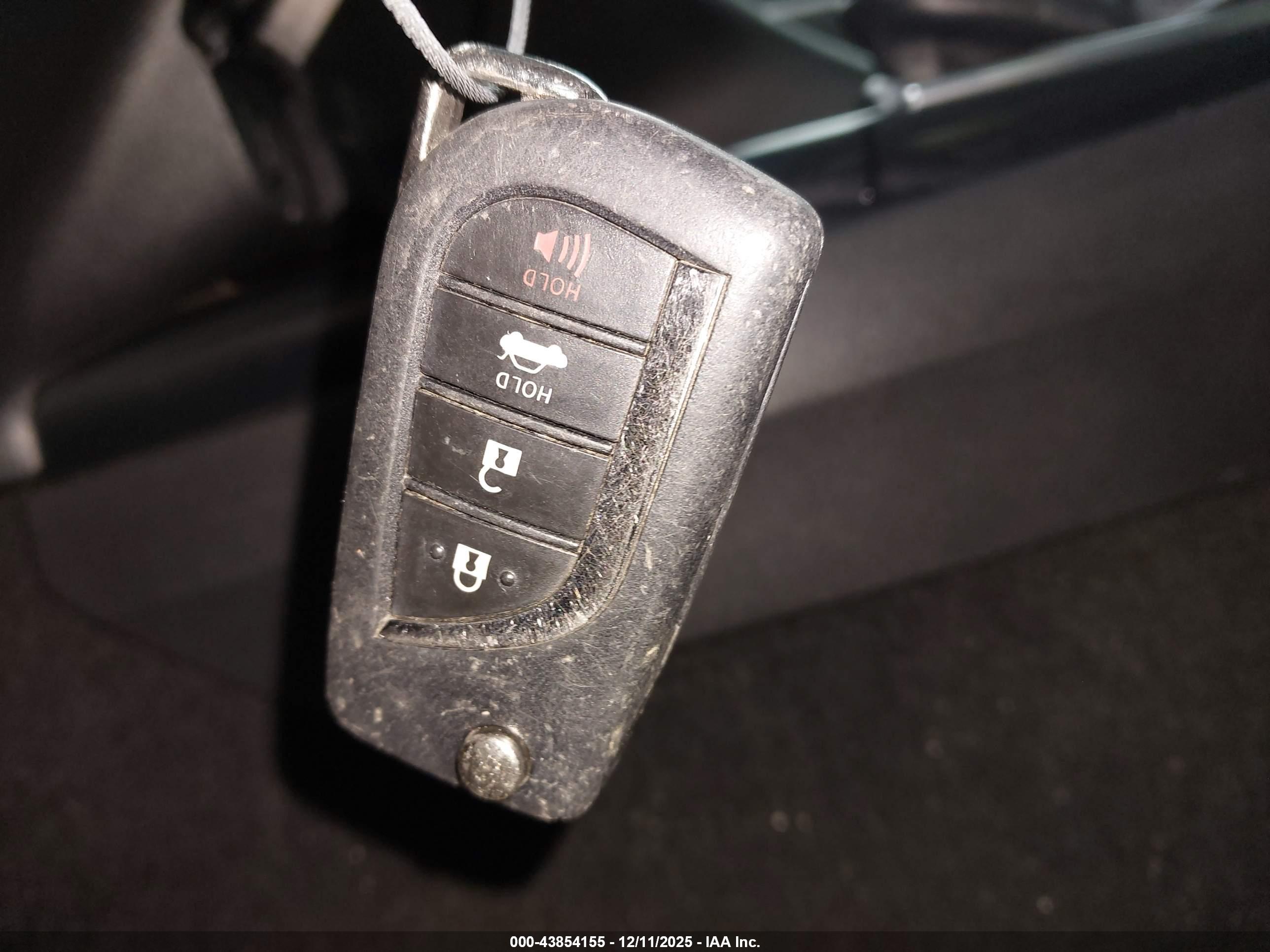 TOYOTA CAMRY image 11