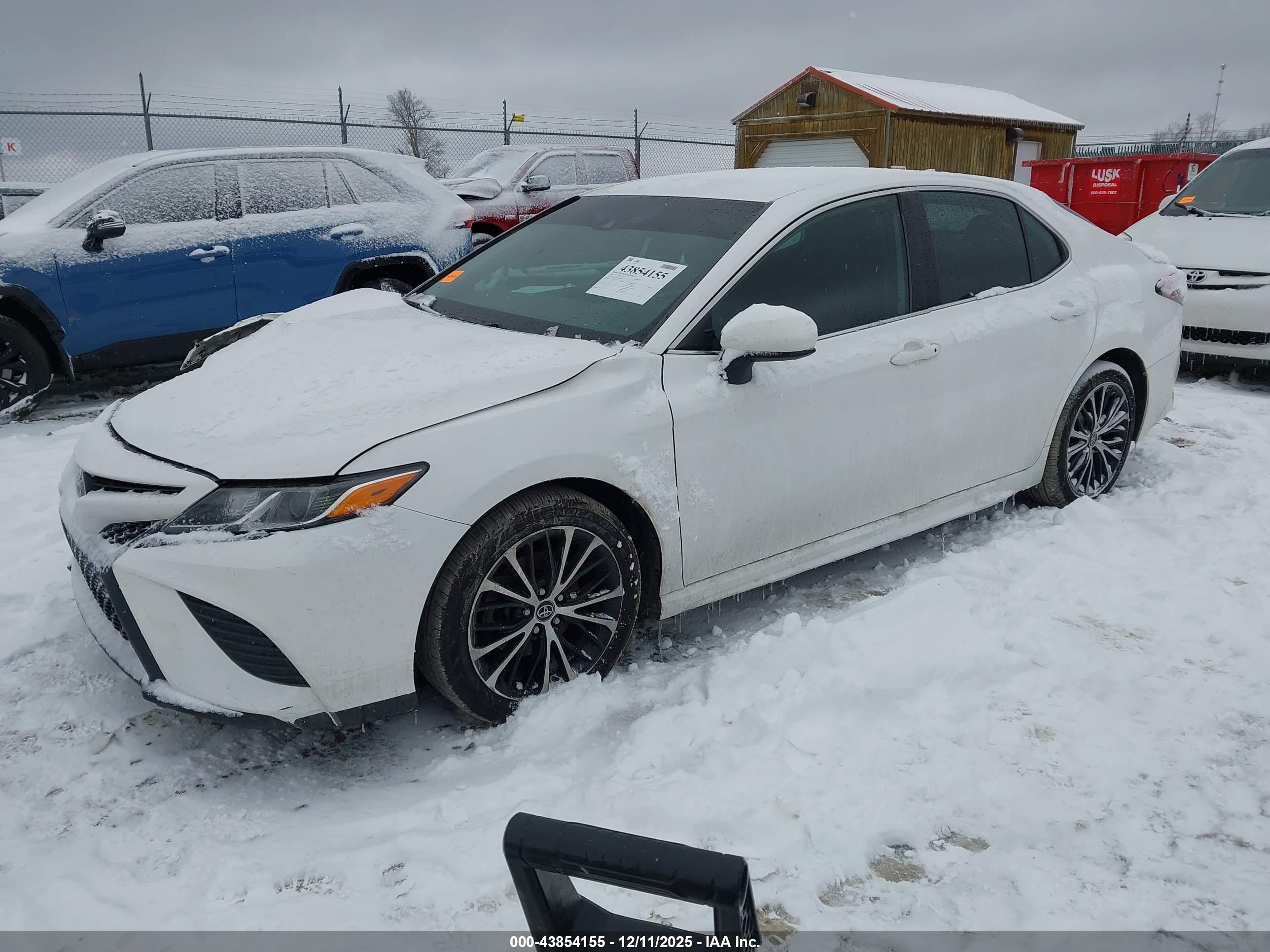 TOYOTA CAMRY image 2