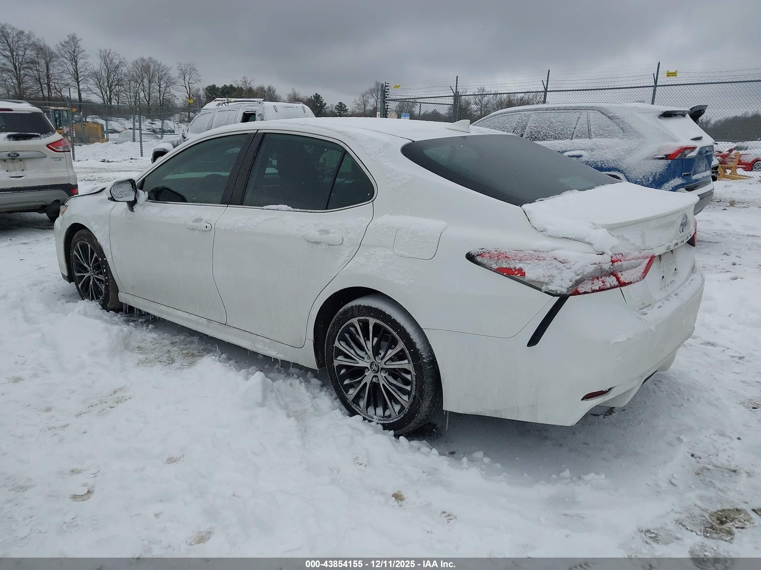 TOYOTA CAMRY image 3