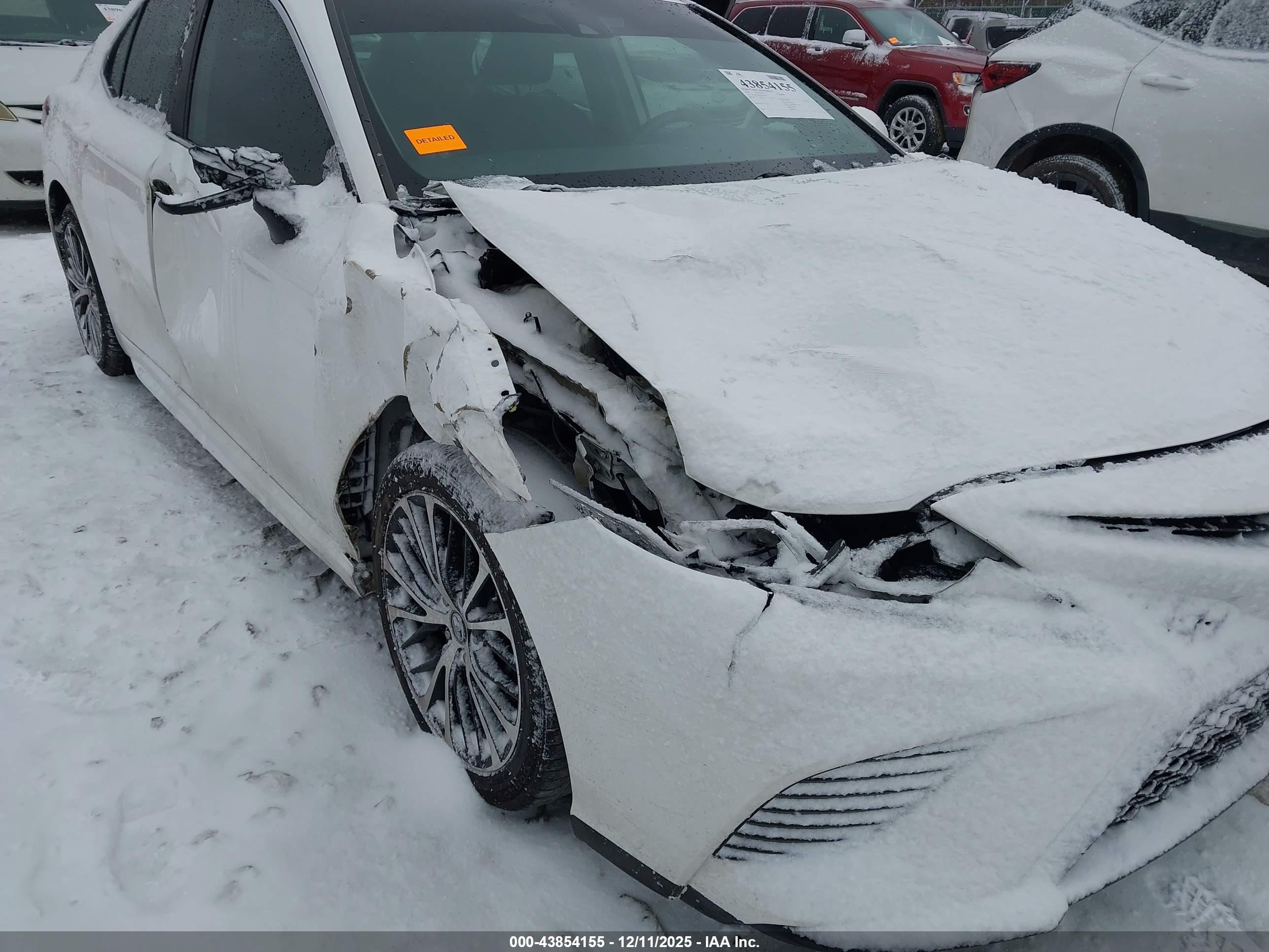 TOYOTA CAMRY image 6
