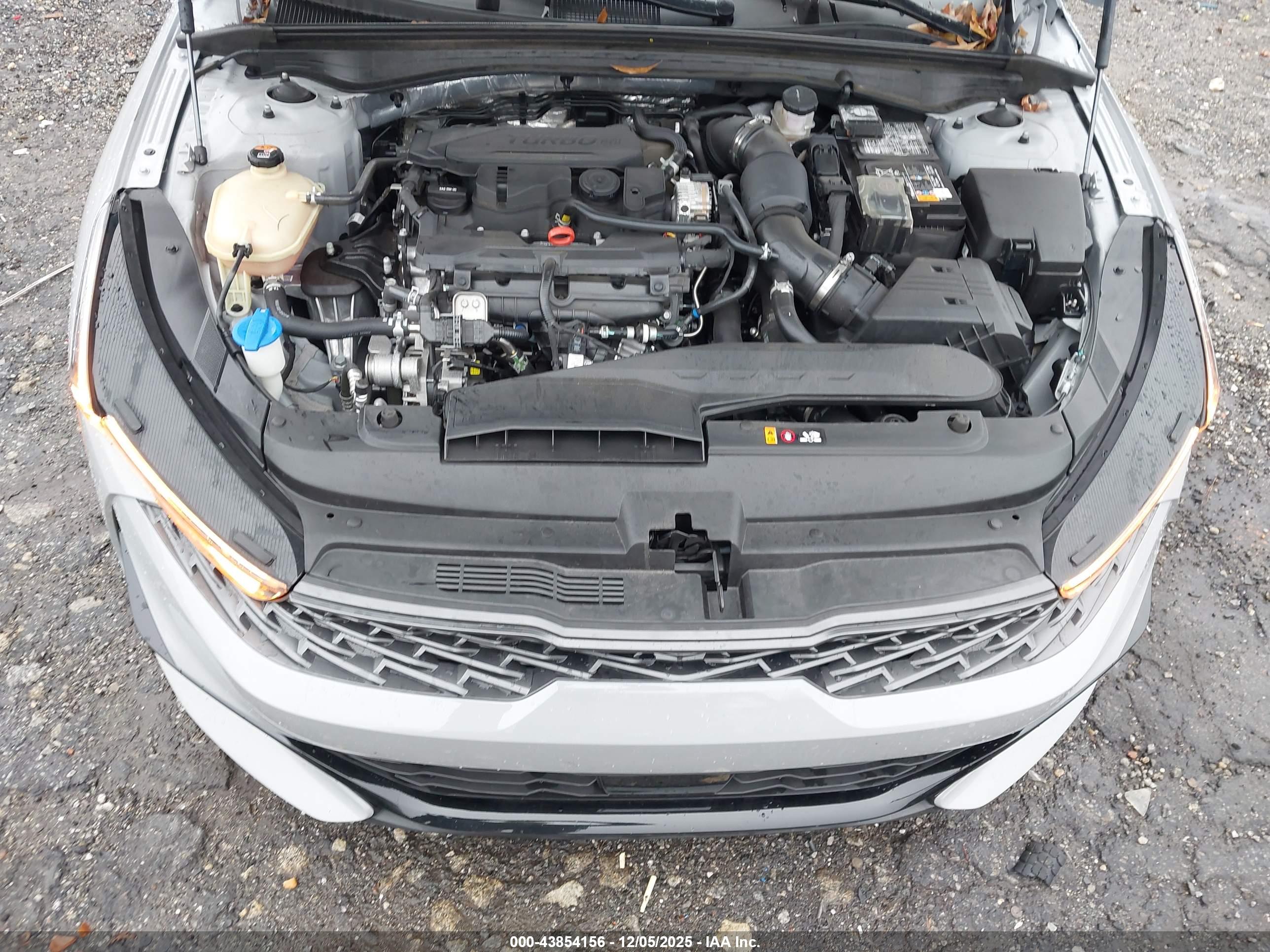 KIA K5 image 10