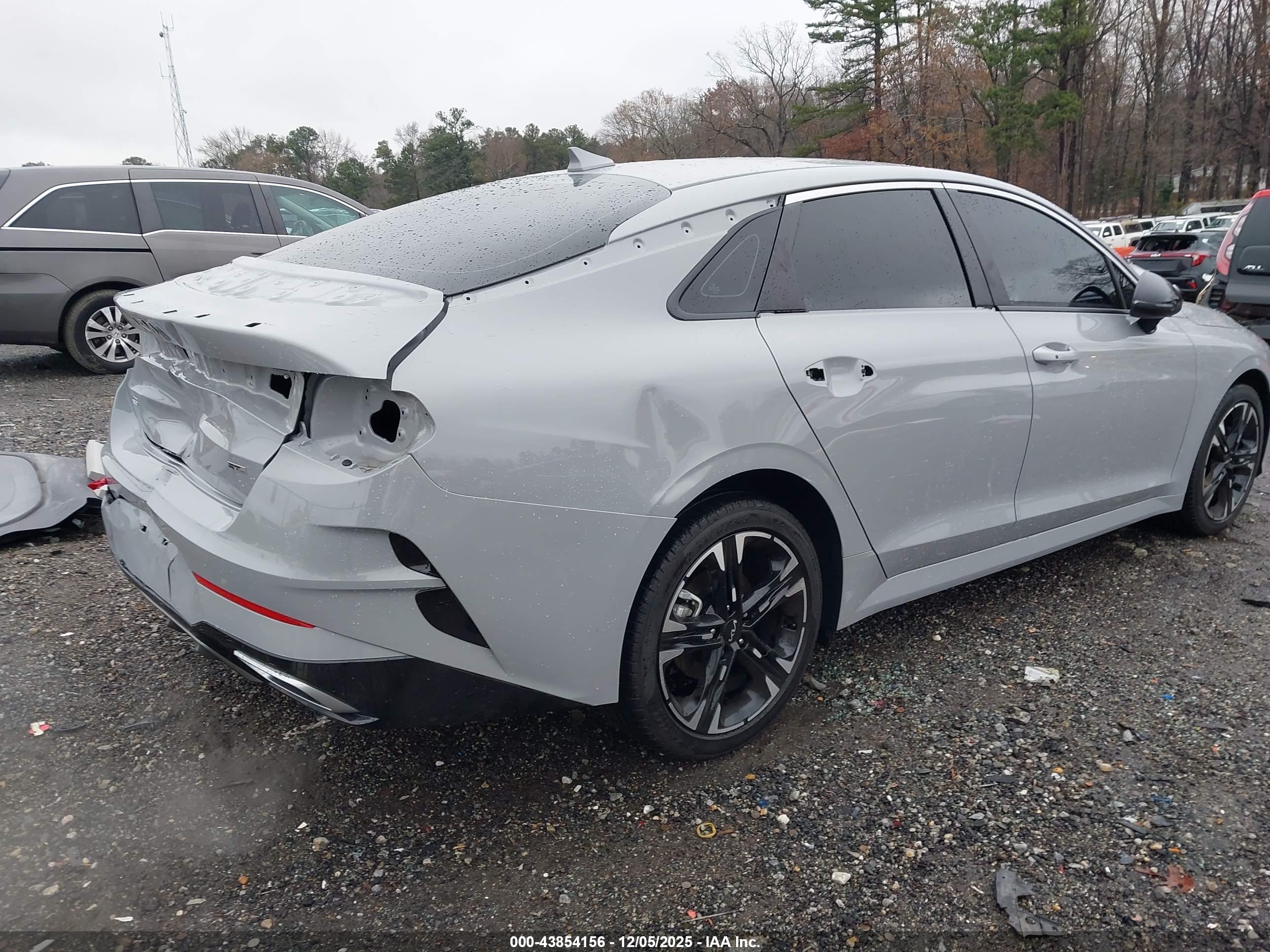 KIA K5 image 4