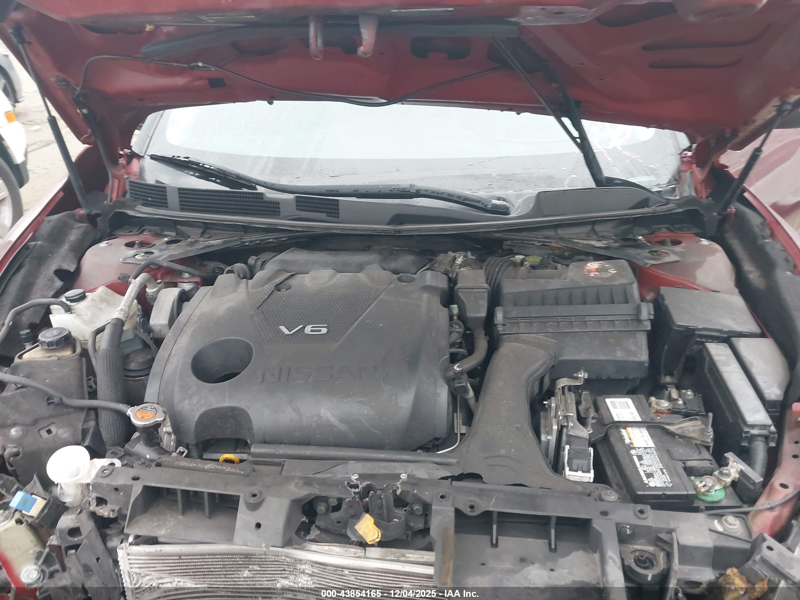 NISSAN MAXIMA image 10