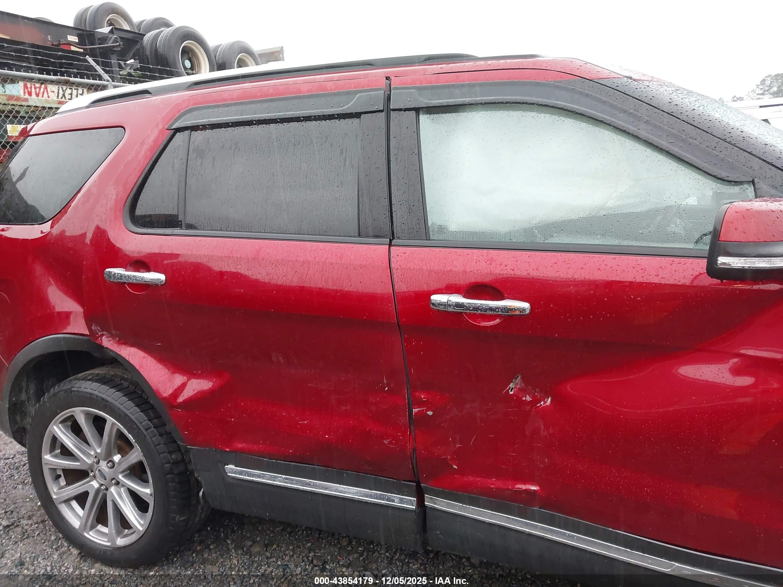 FORD EXPLORER image 6