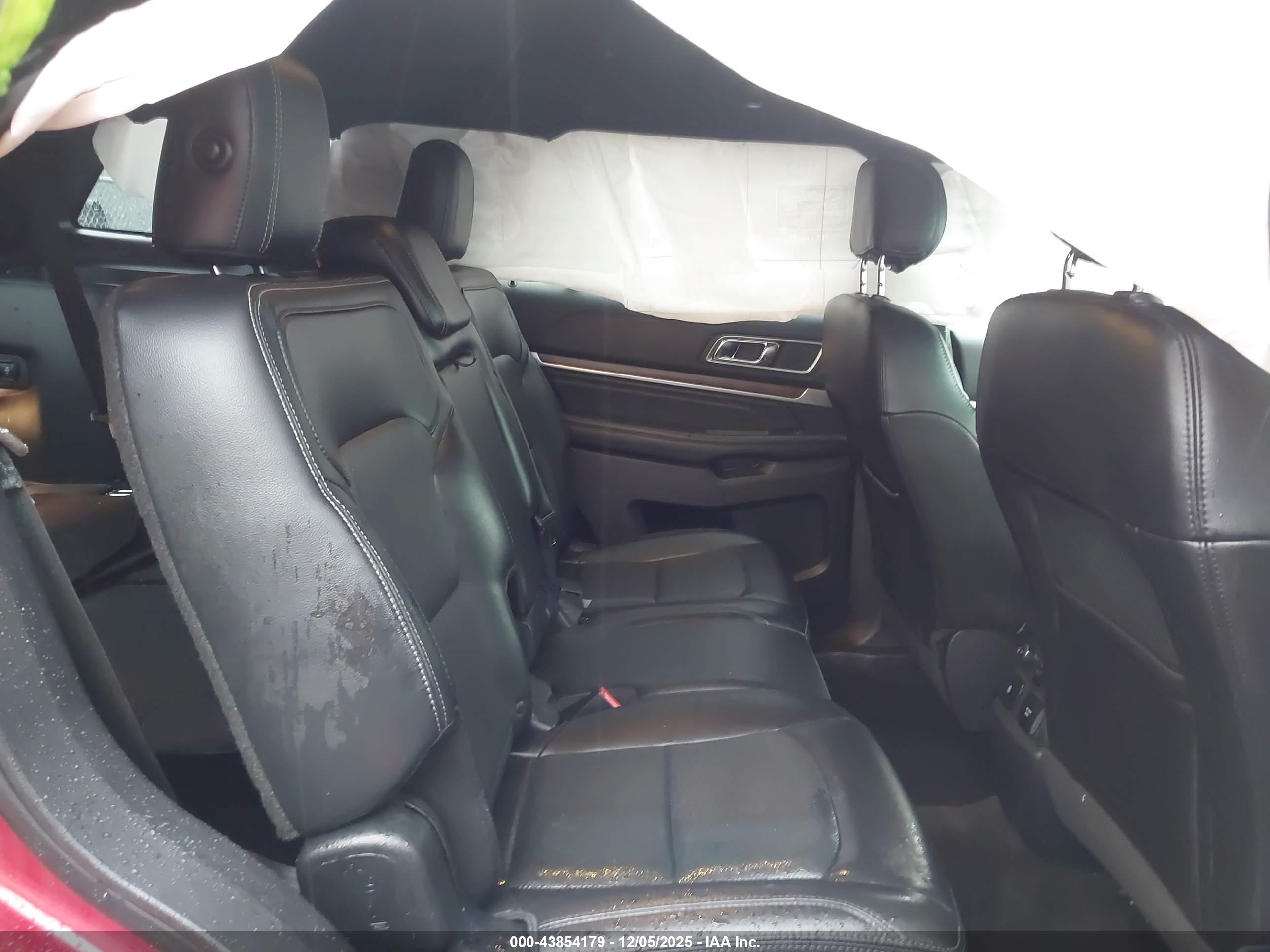 FORD EXPLORER image 8