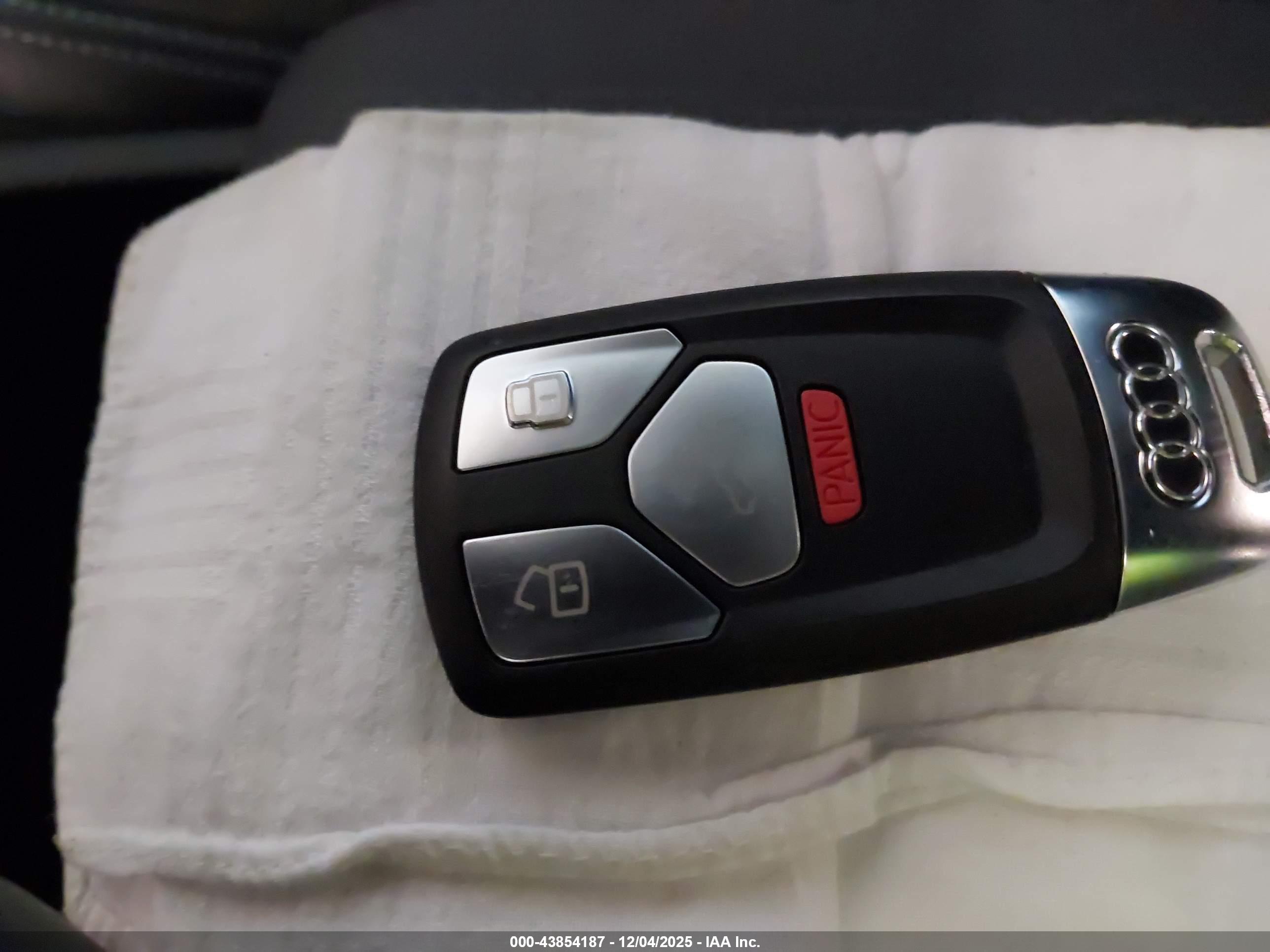 AUDI A4 image 11