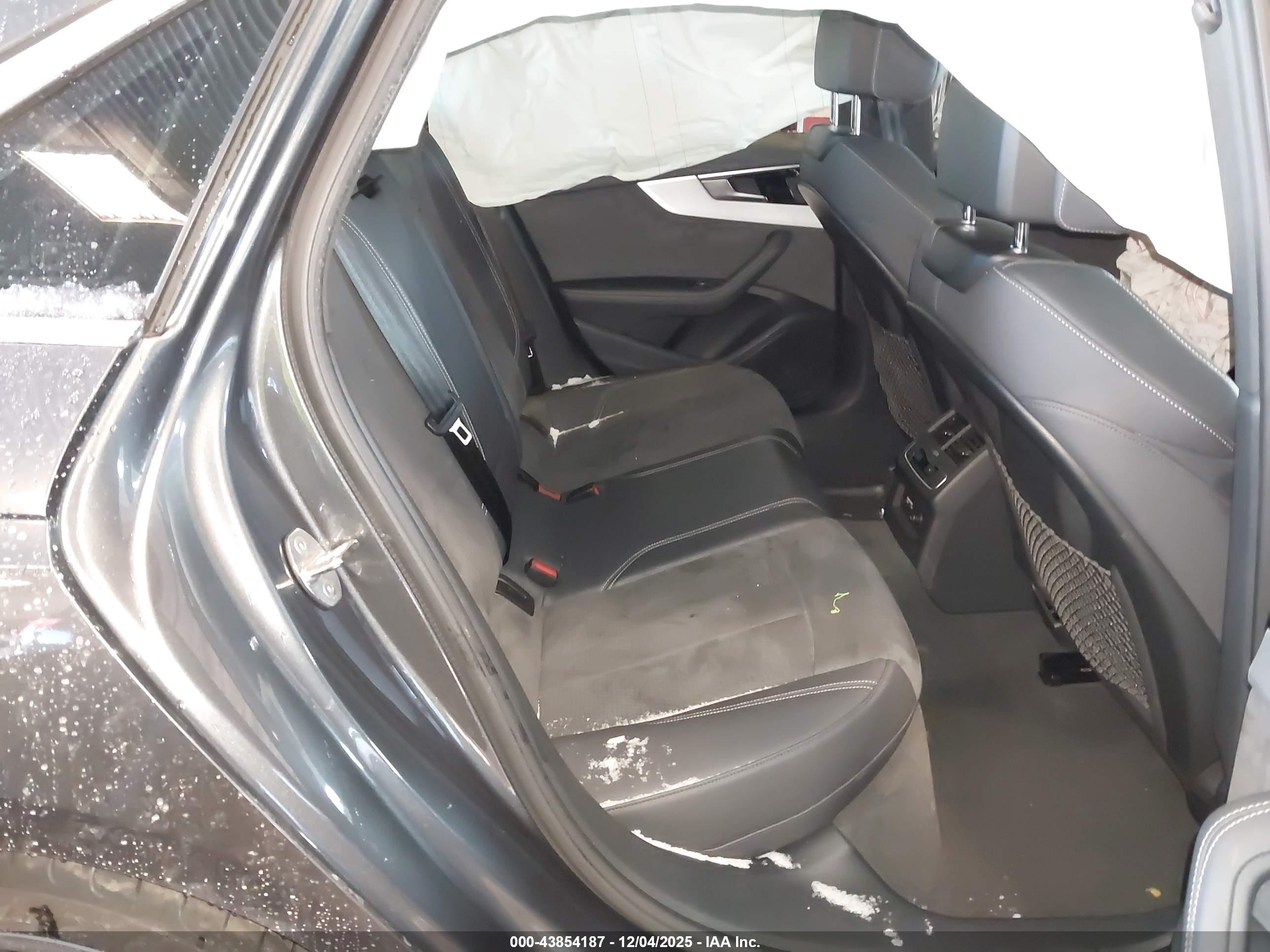 AUDI A4 image 8