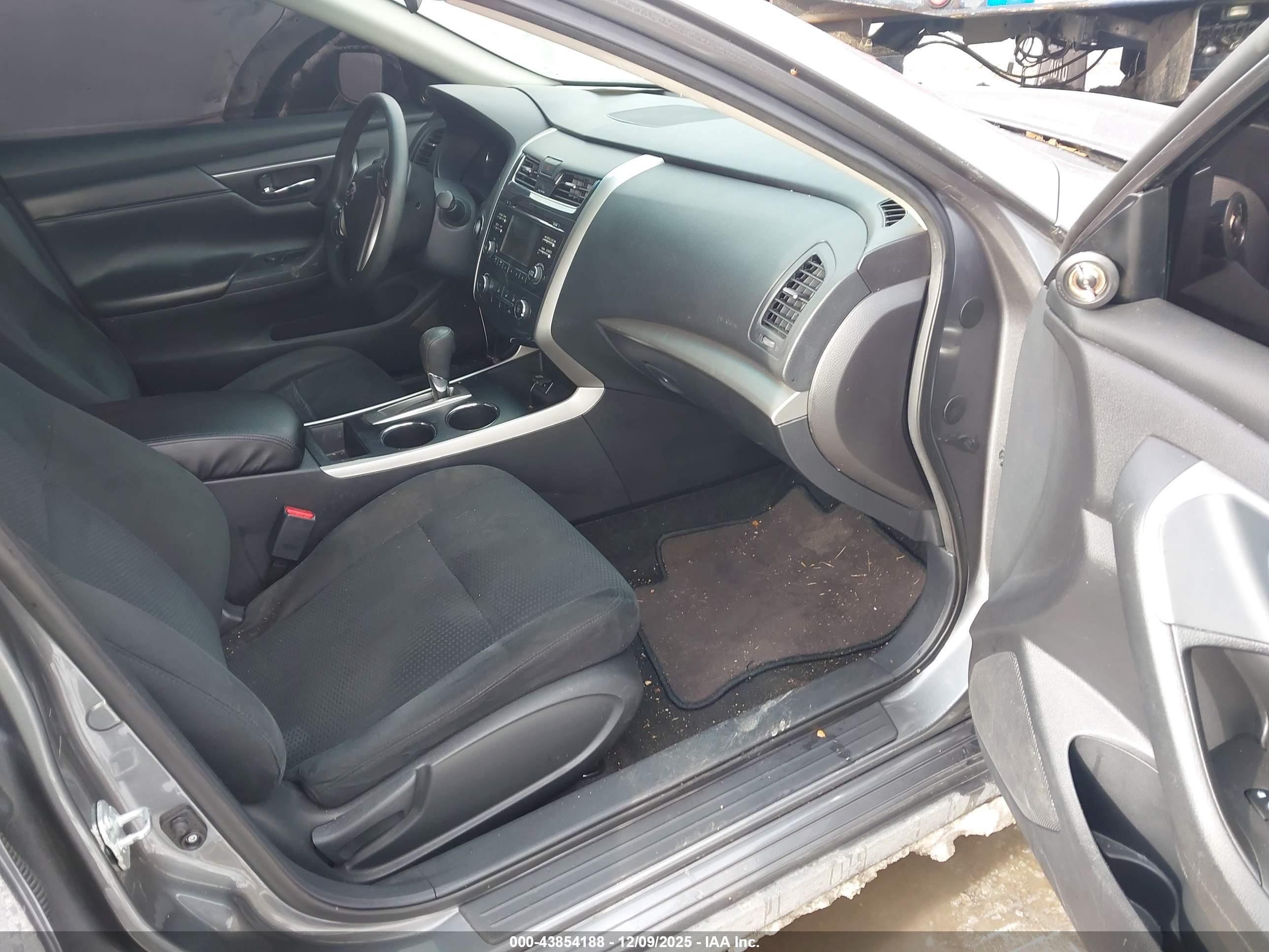 NISSAN ALTIMA image 5