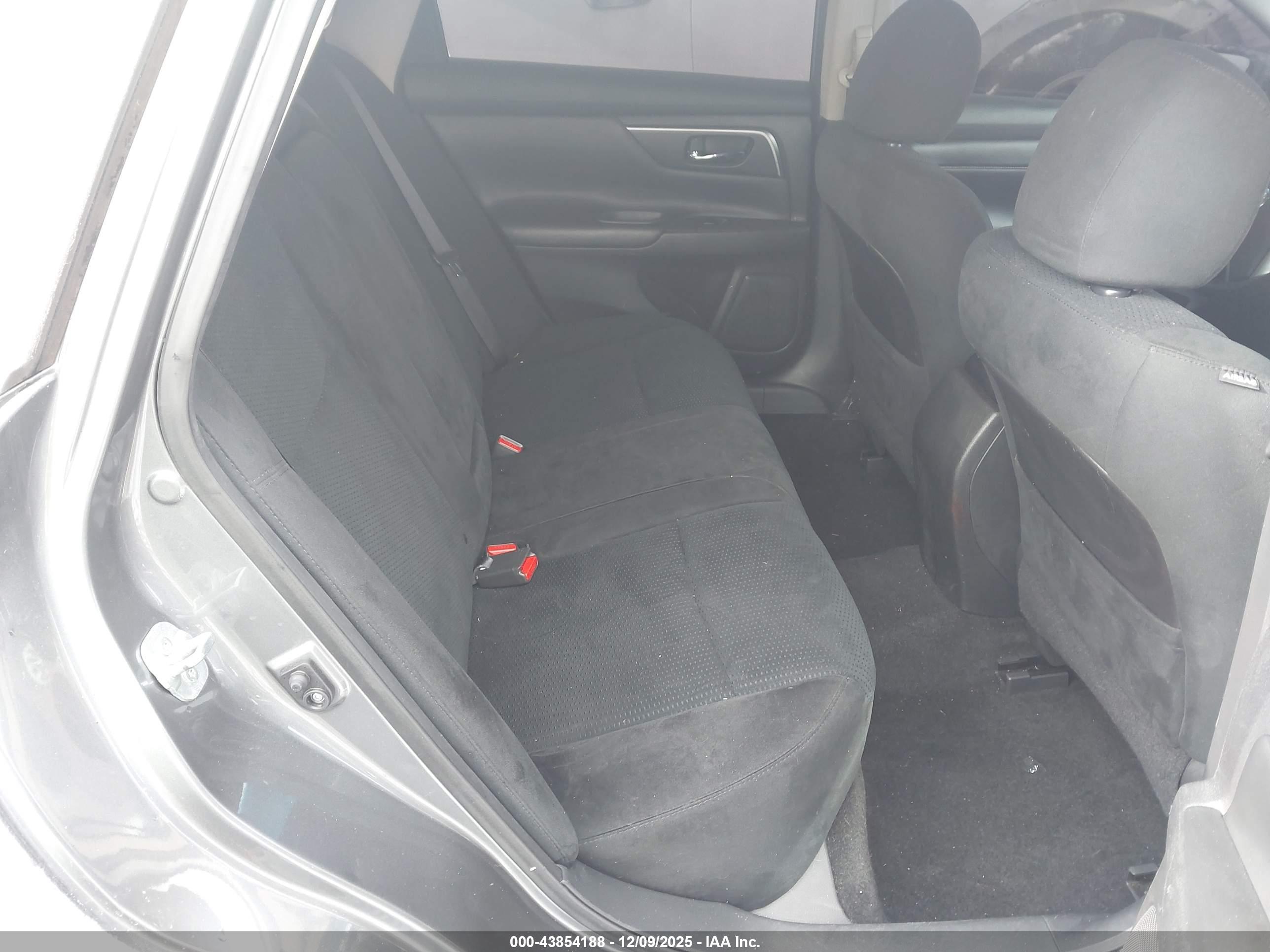NISSAN ALTIMA image 8