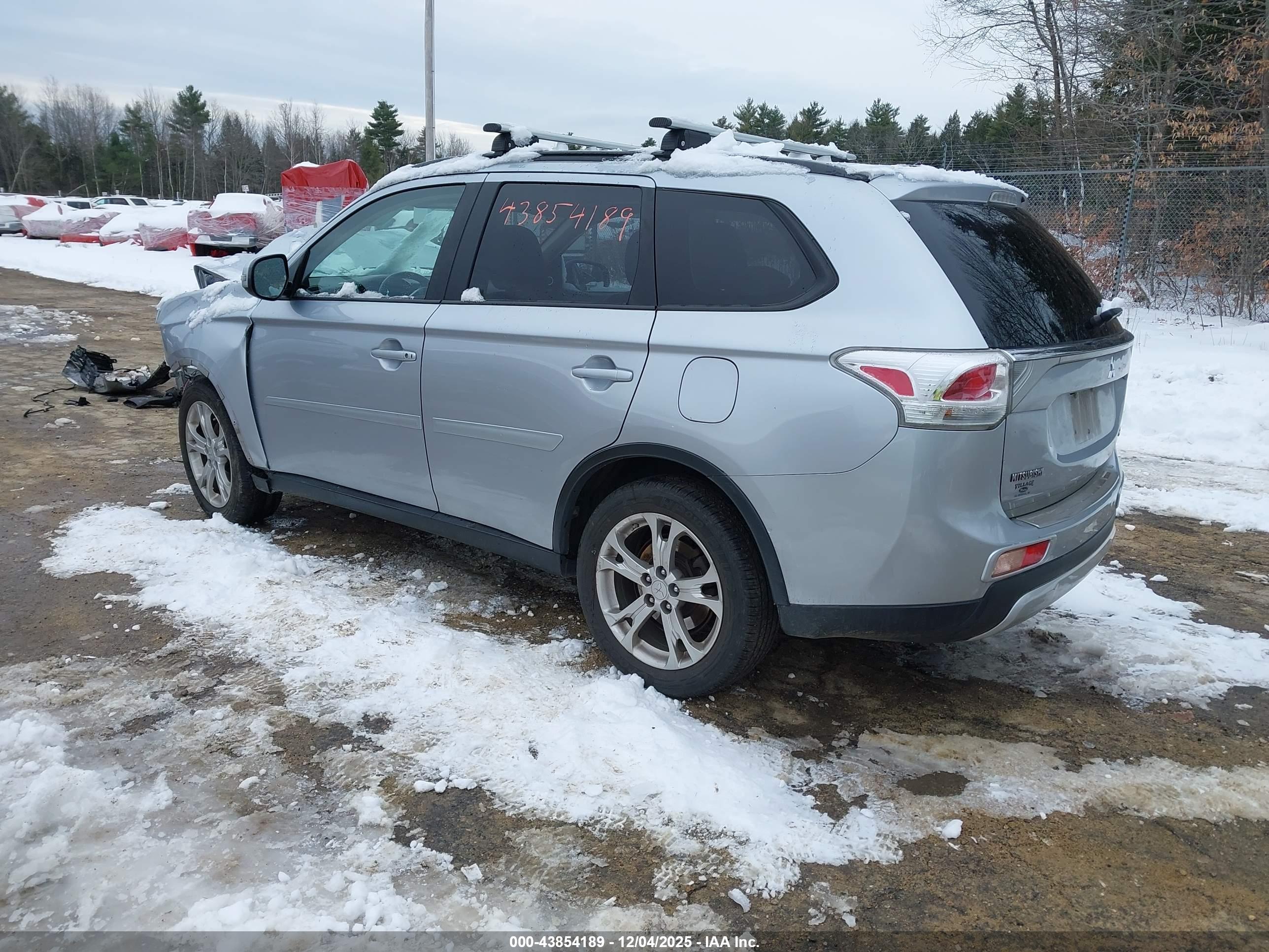 MITSUBISHI OUTLANDER image 3