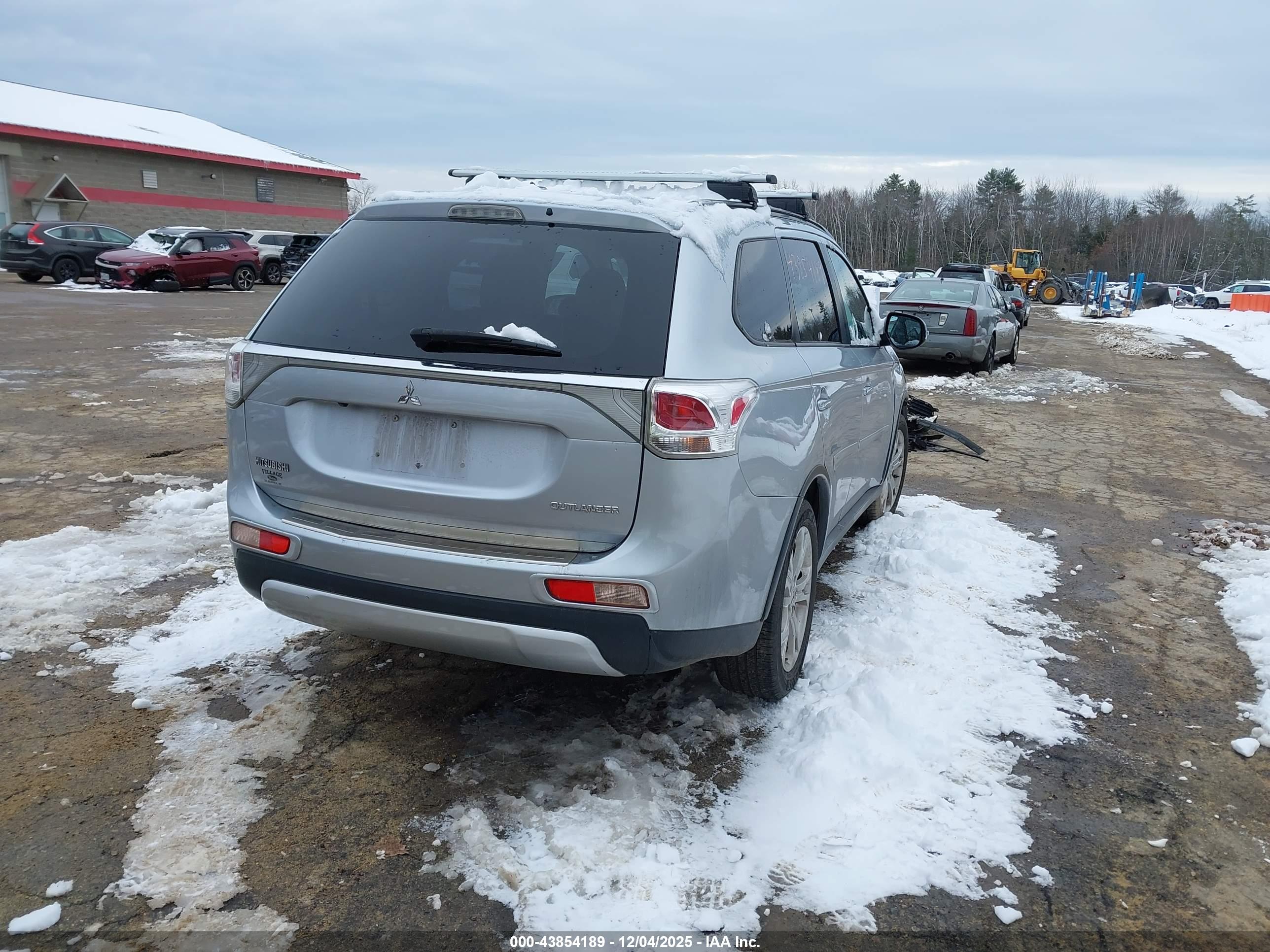 MITSUBISHI OUTLANDER image 4