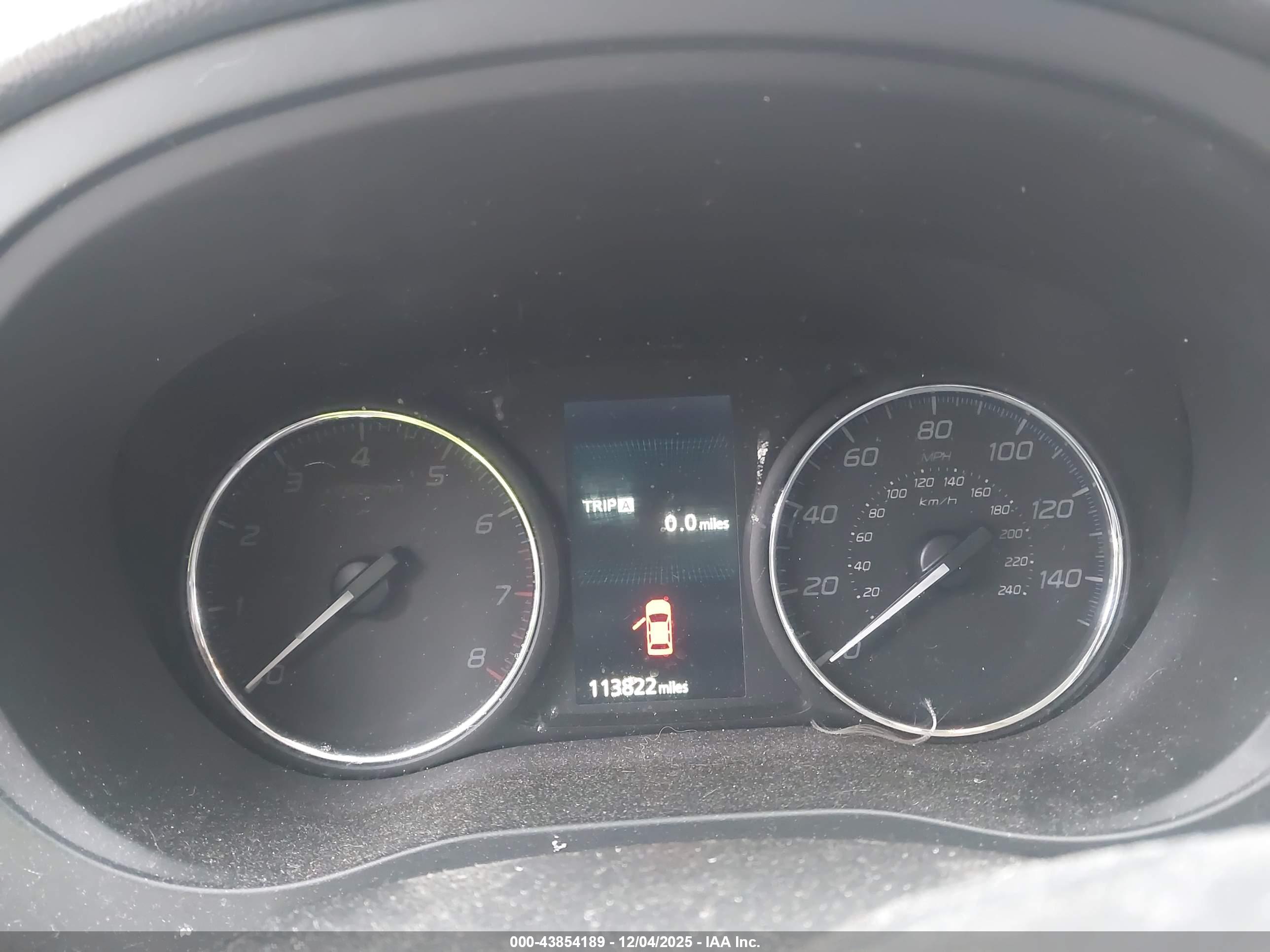 MITSUBISHI OUTLANDER image 7