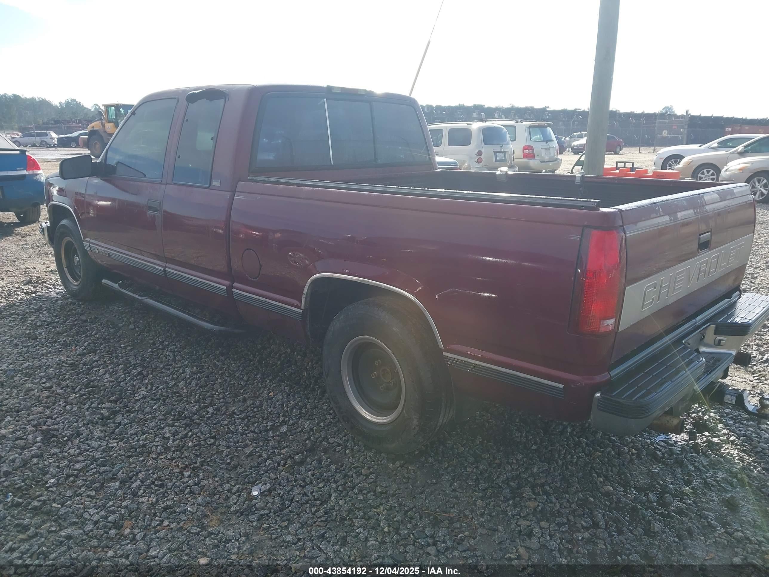 CHEVROLET GMT-400 image 3