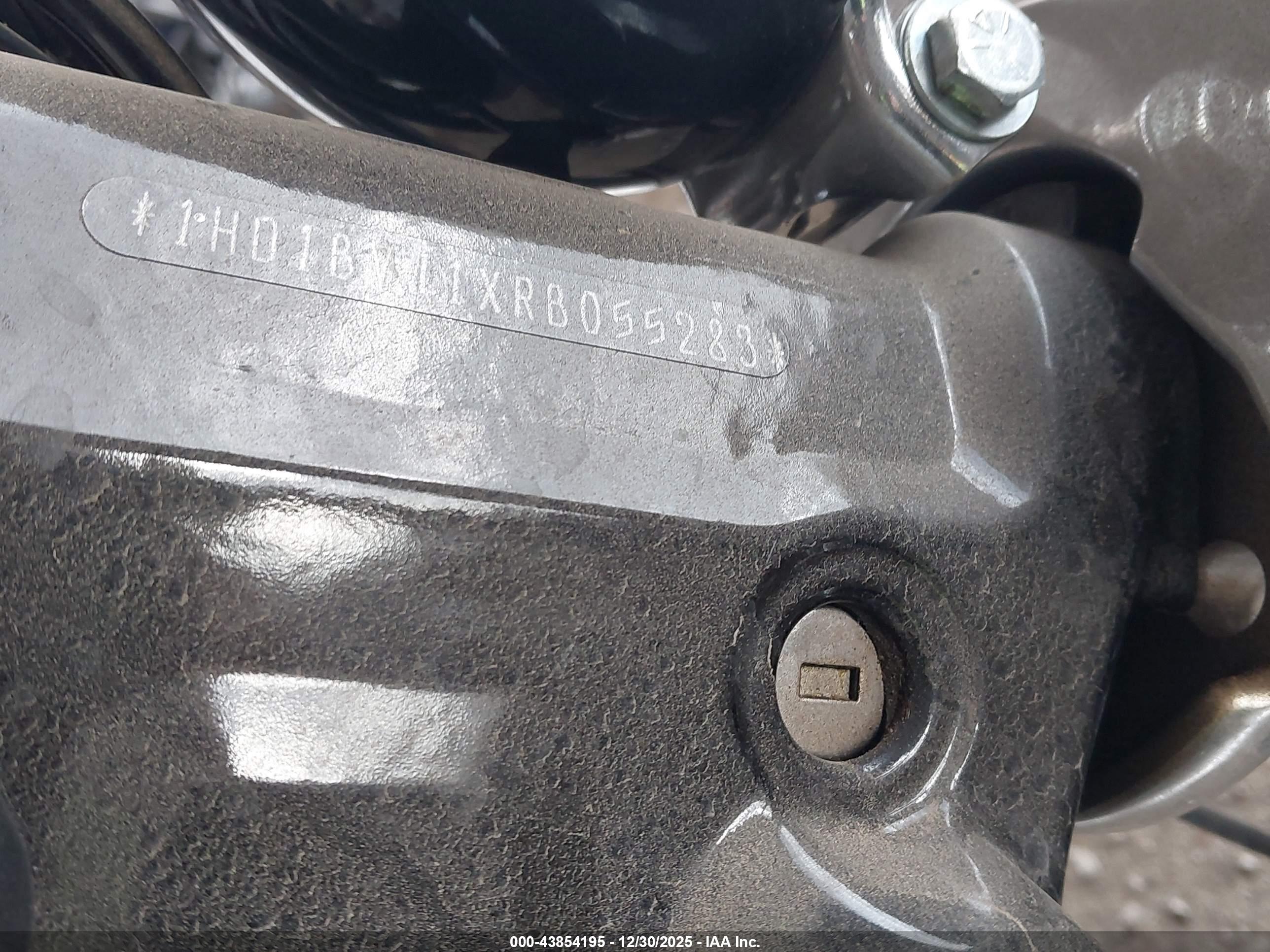 HARLEY-DAVIDSON FXST image 10