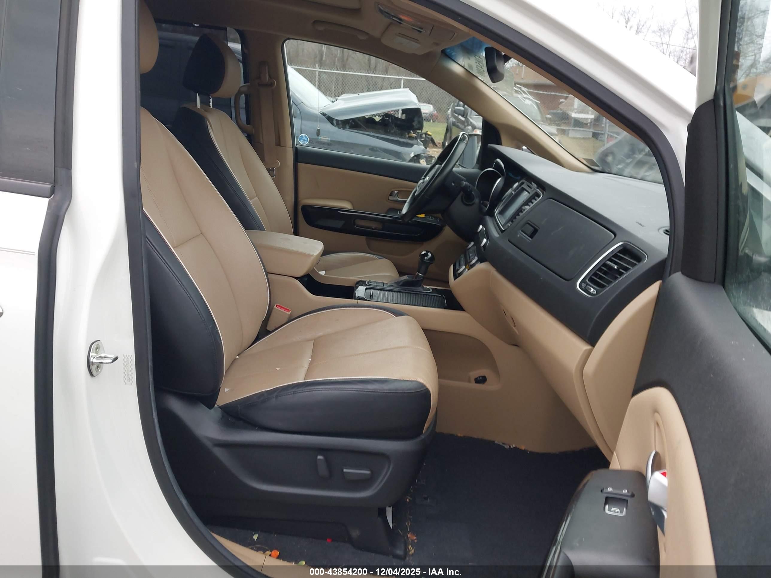 KIA SEDONA image 5