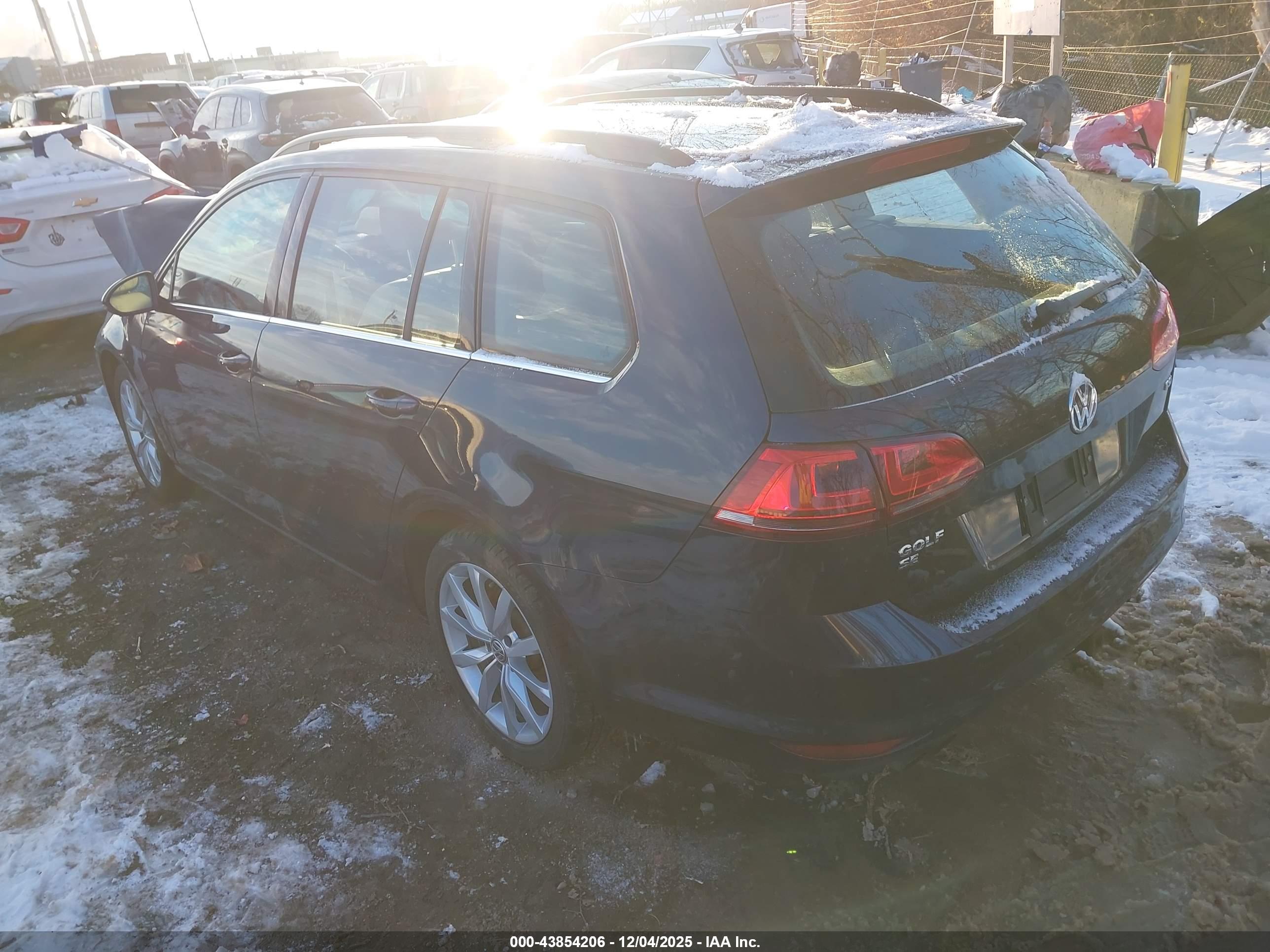 VOLKSWAGEN GOLF image 3