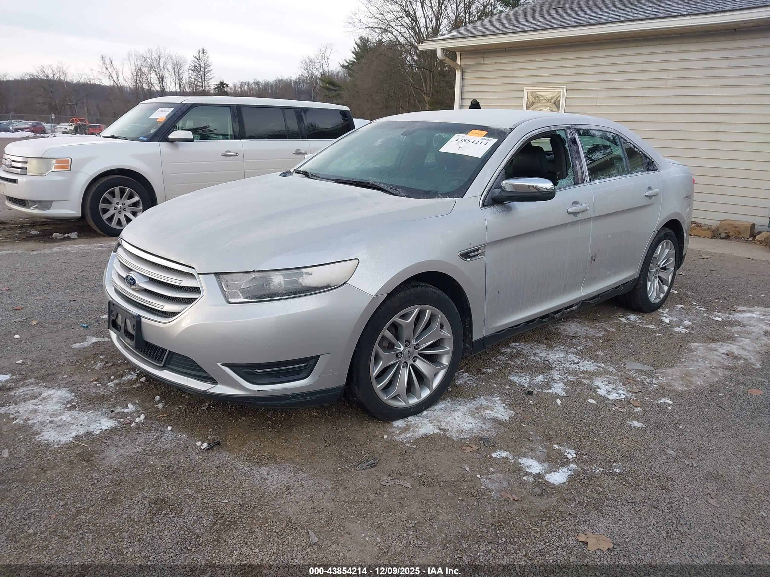 FORD TAURUS image 2
