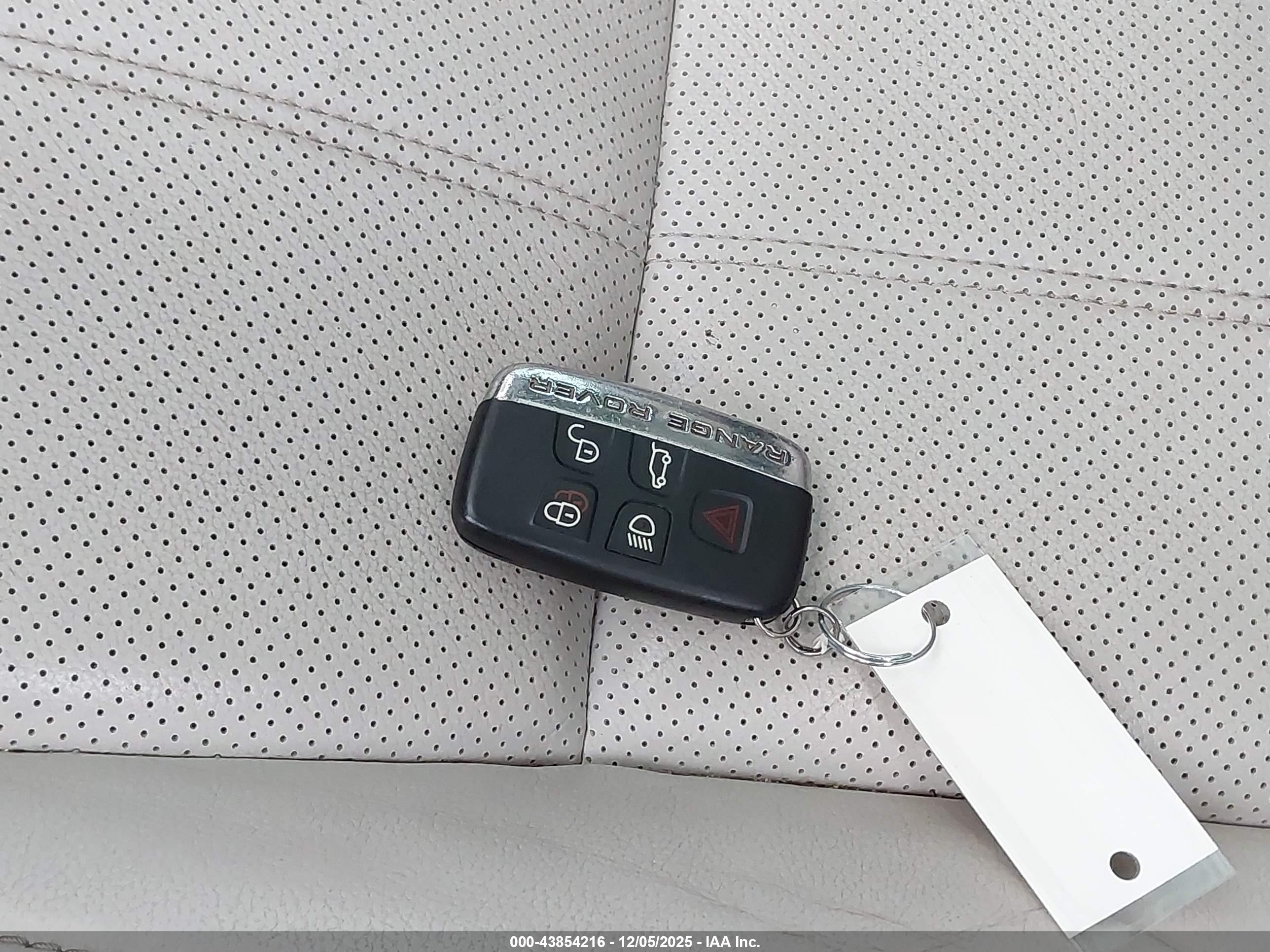 LAND ROVER image 11