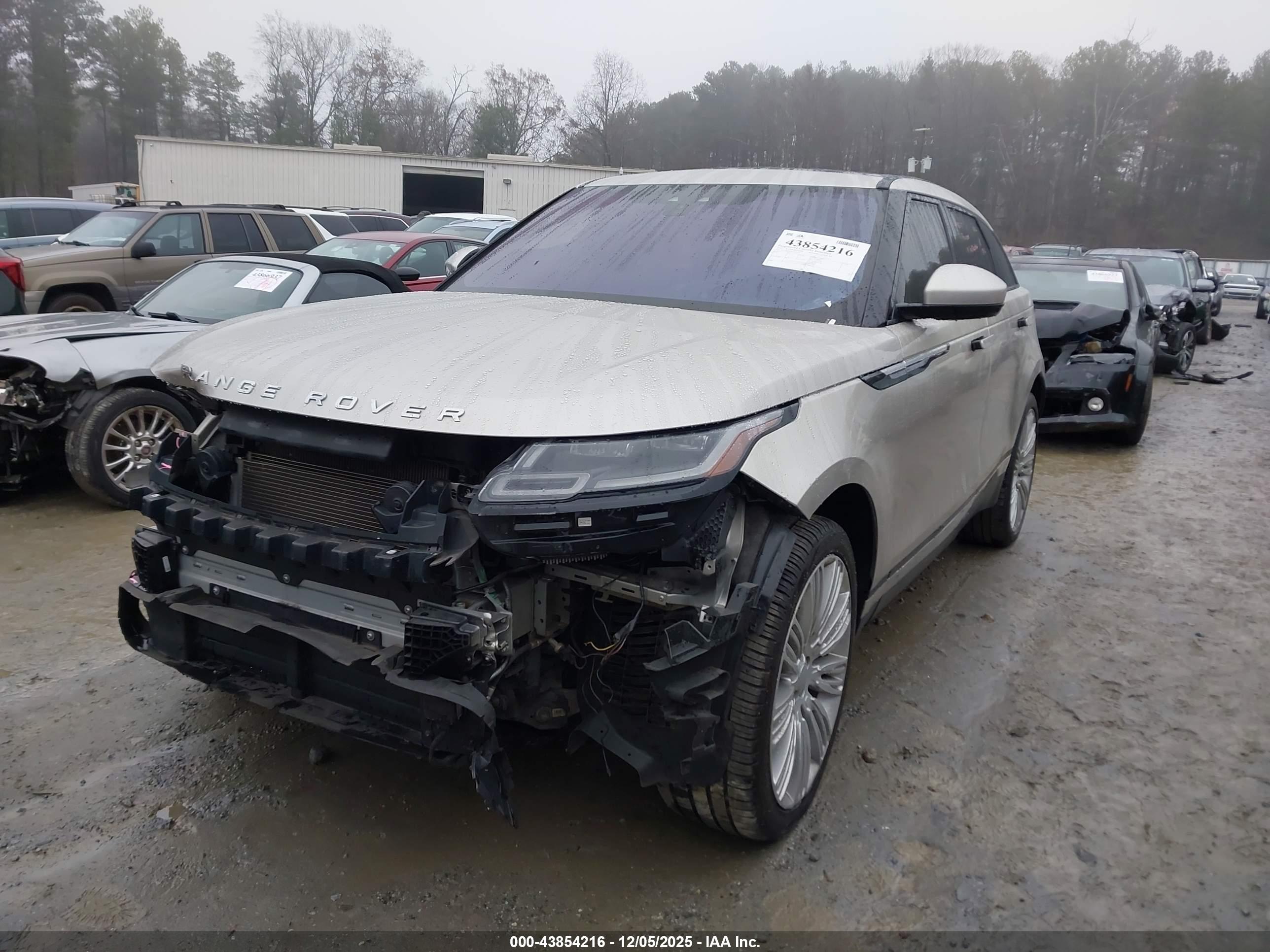 LAND ROVER image 2